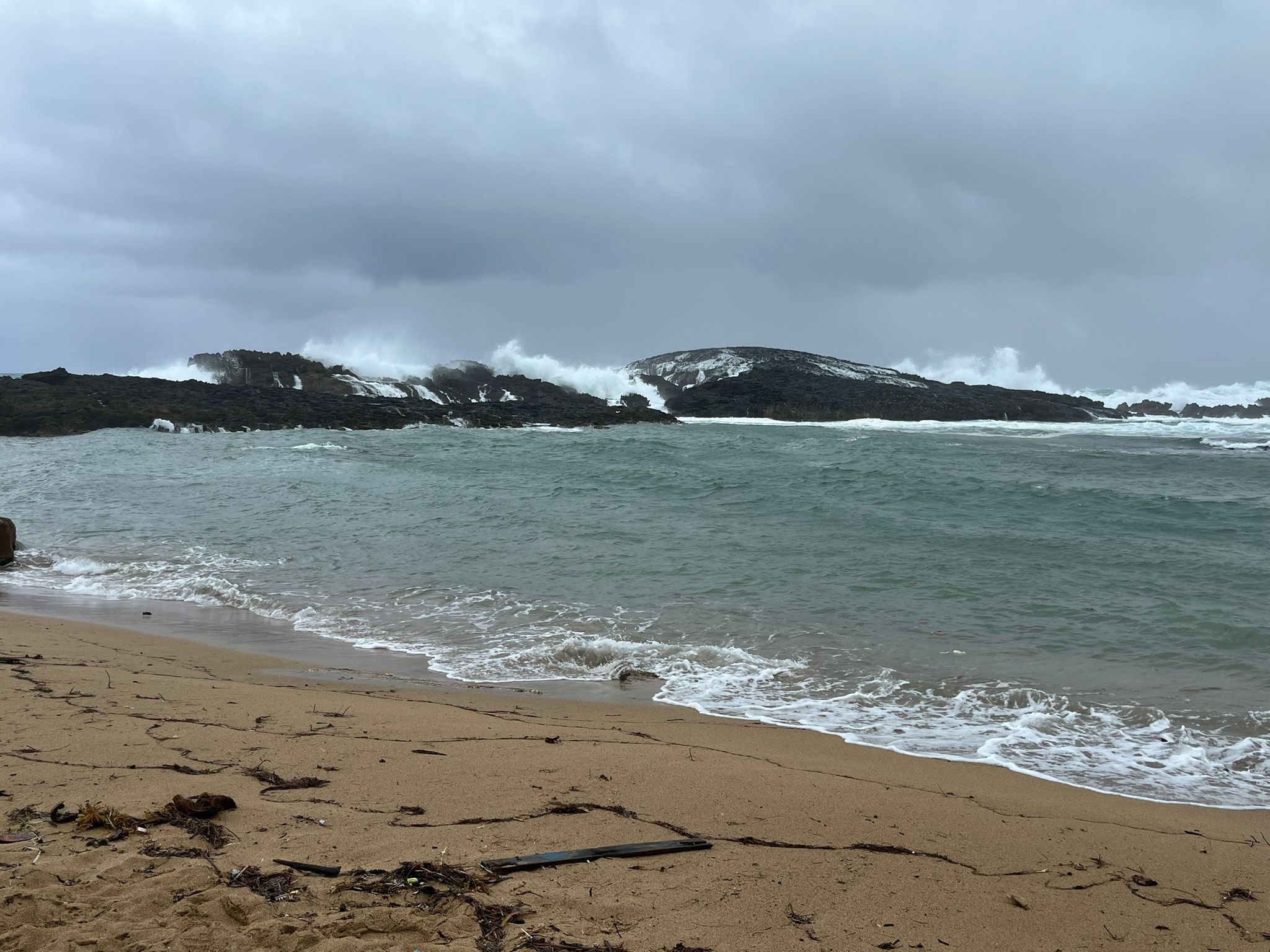 Se mantienen las condiciones peligrosas en las playas del norte