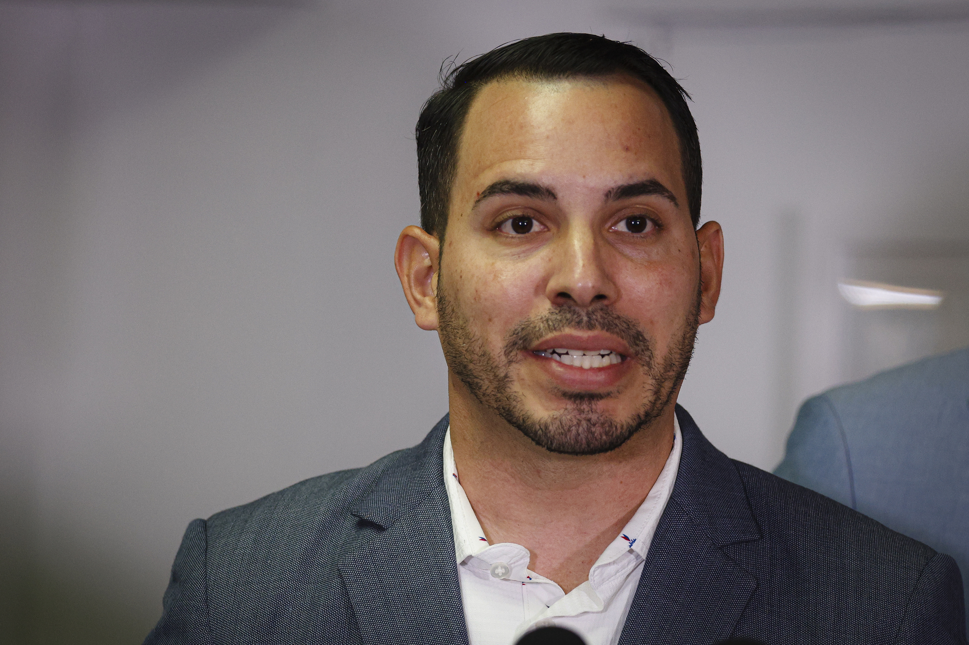 Alcalde de Aguada rechaza traspaso del Parque Colón a Aguadilla