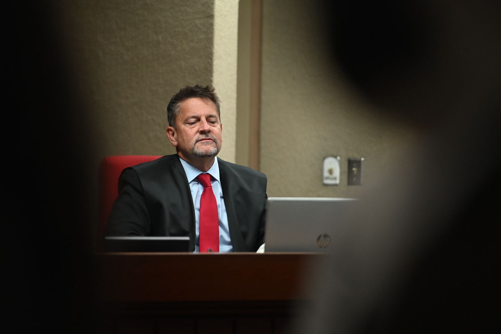 Juez Llavona Folguera tiene historial de decisiones controvertibles