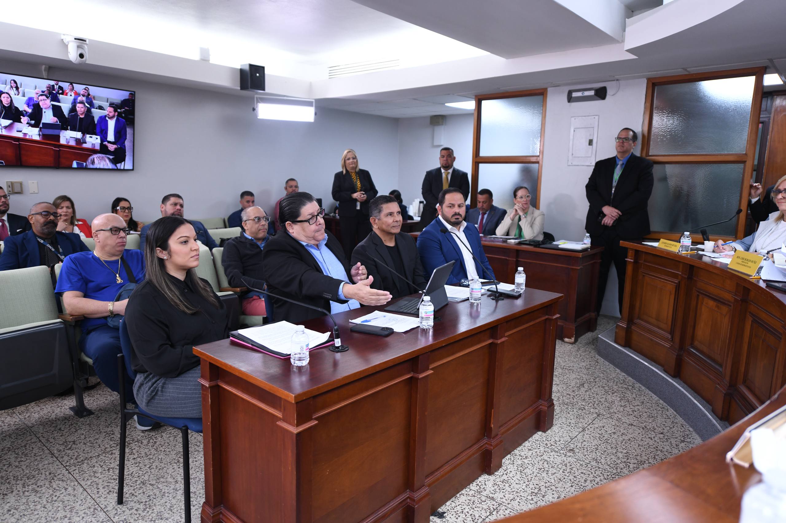 Chocan los productores sobre la propuesta de eliminar el promoter fee