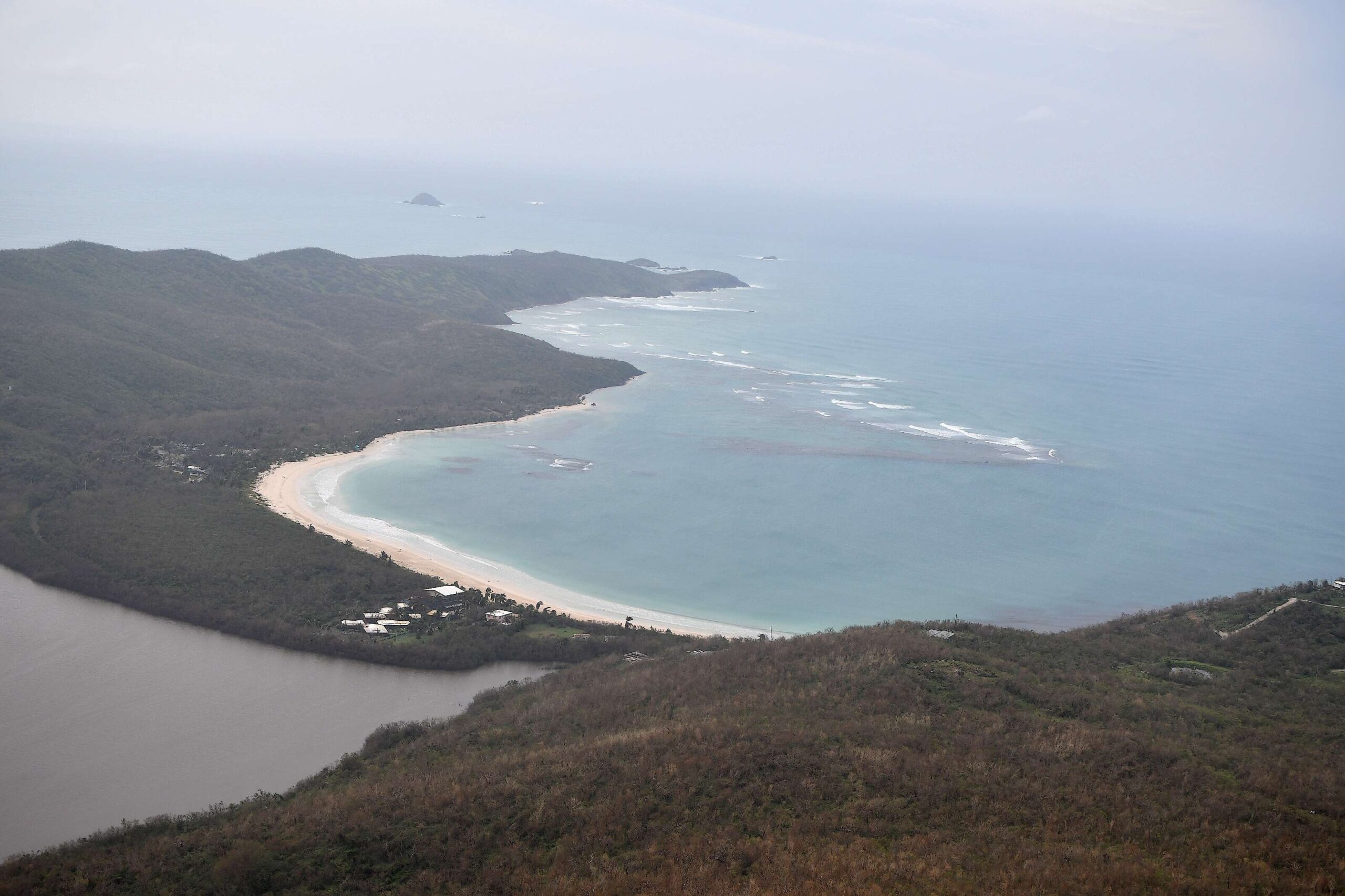 Culebra rechaza la legalización de los carritos golf mientras que Vieques se opone tibiamente