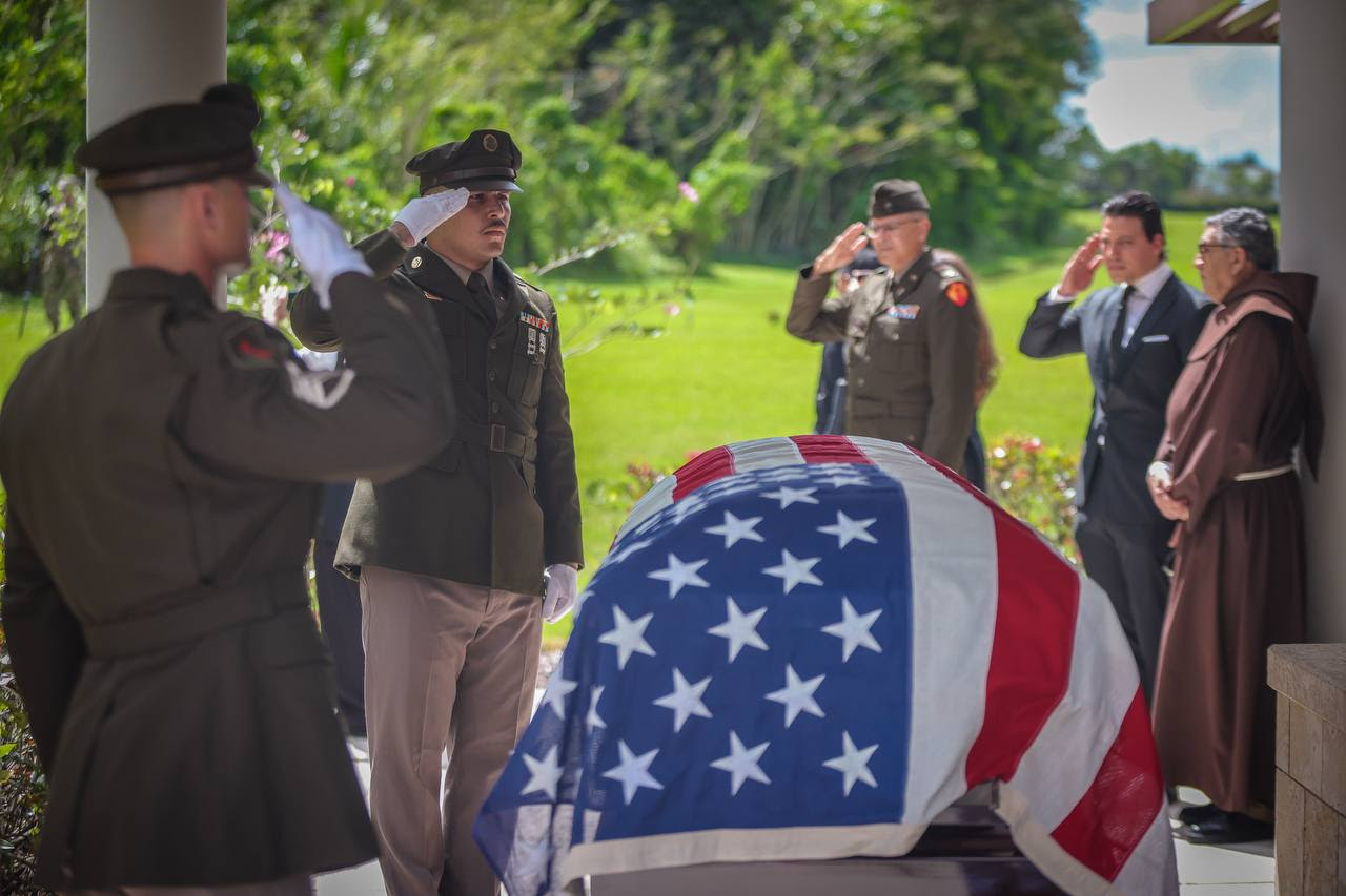 Gobernadora decreta dos días de duelo en honor al  General Félix A. Santoni