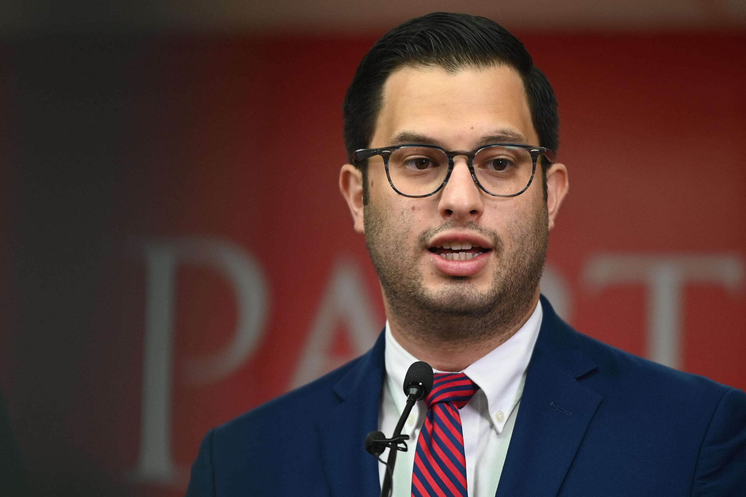 Populares condenan propuesta que elimina la Comisión Evaluadora del Salario Mínimo