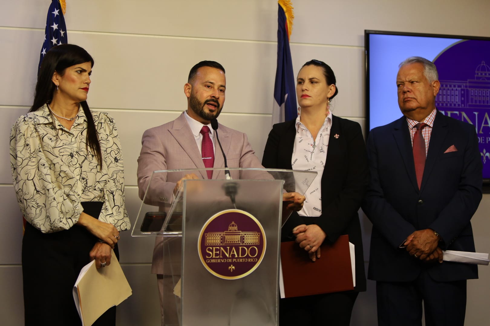 Senadores del PPD reclaman planes de acción para los fondos federales