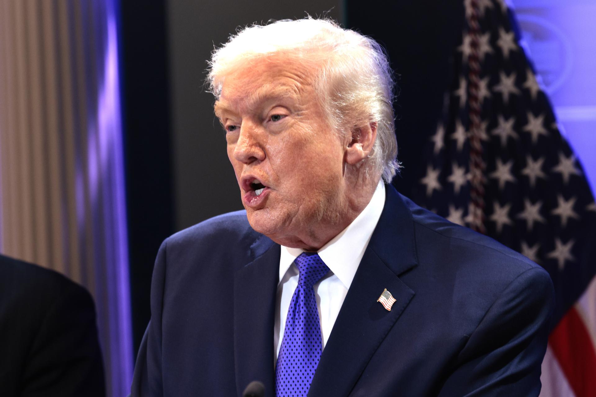 Decepcionado Trump for el fallo del Supremo y anuncia nuevos aranceles de 10%