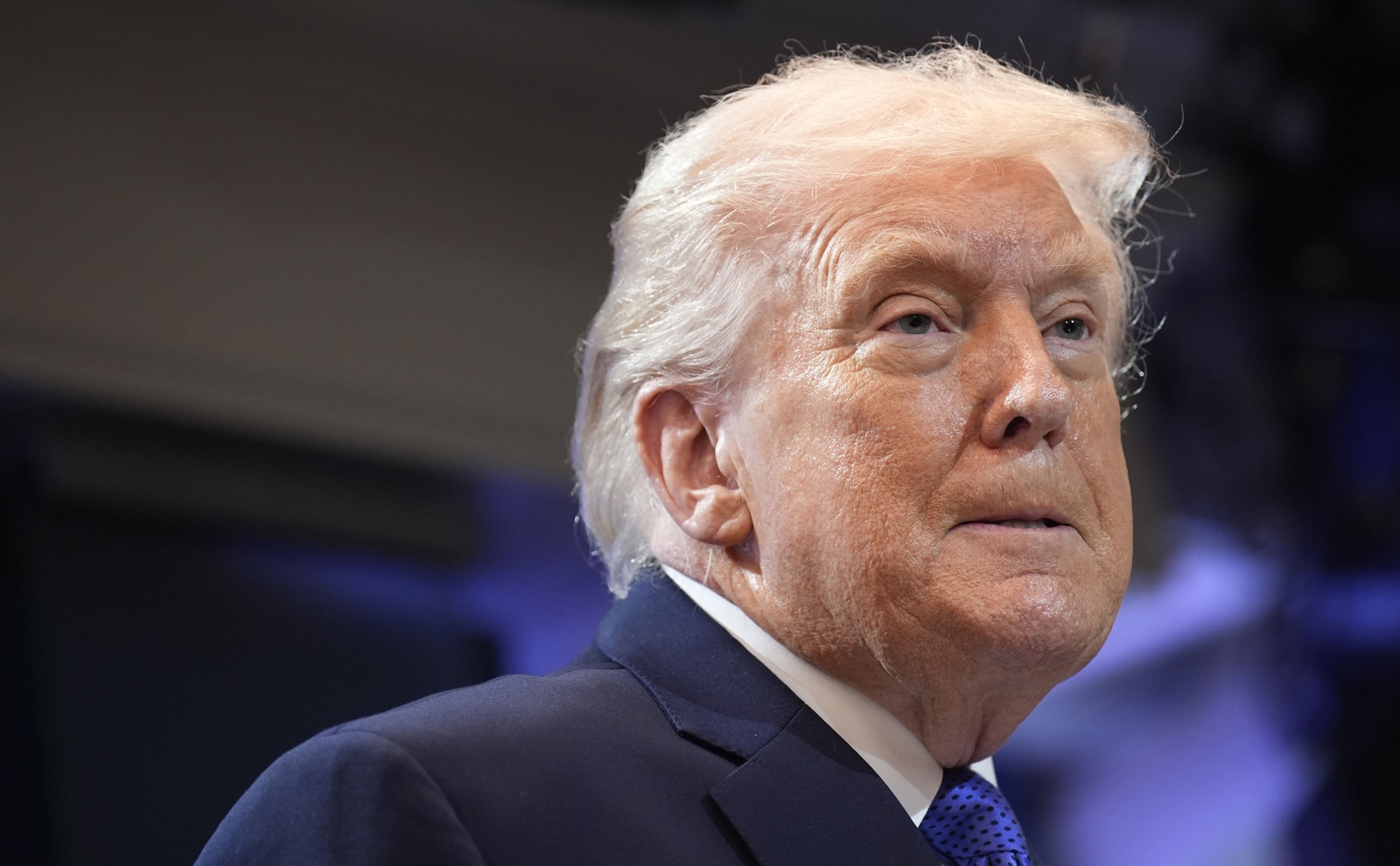 Trump dice que subirá el nuevo arancel global a un 15%