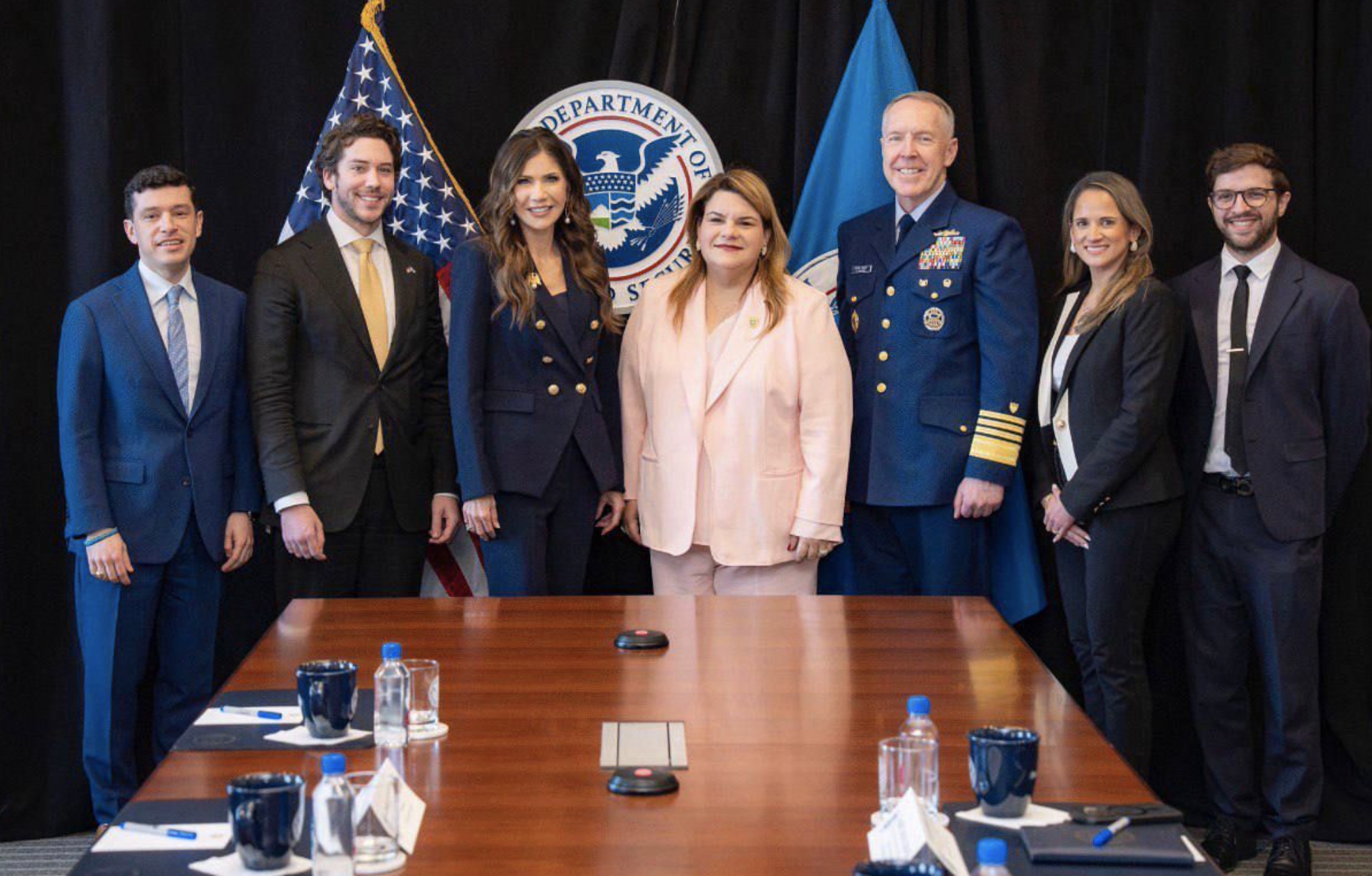 Gobernadora impulsa en Washington proyectos de reconstrucción, salud, energía e infraestructura