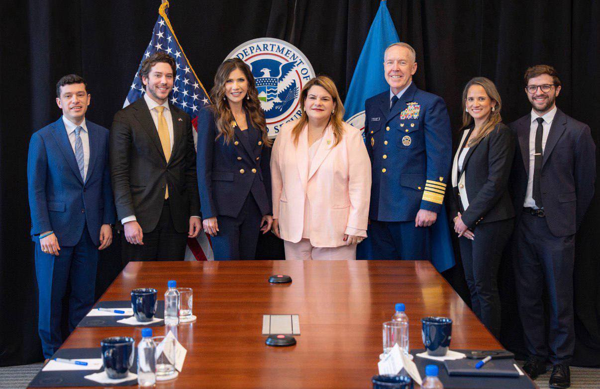 La Fortaleza se lava las manos por el despido del coordinador alterno de FEMA