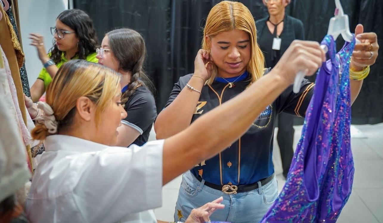 Regresa la iniciativa «Cataño te viste pa’ tu prom»