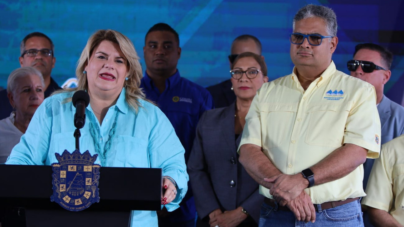 Gobernadora mueve fichas en la AAA y anuncia $213 millones en fondos federales