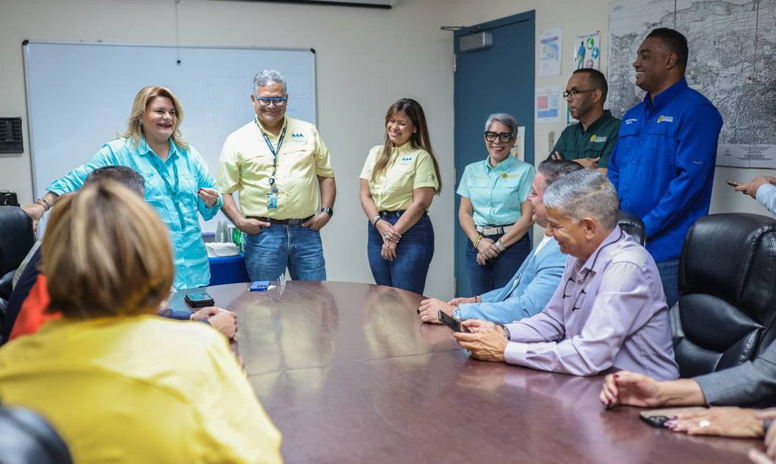 Gobernadora califica como “falta de comunicación” la crisis de agua en la zona metro