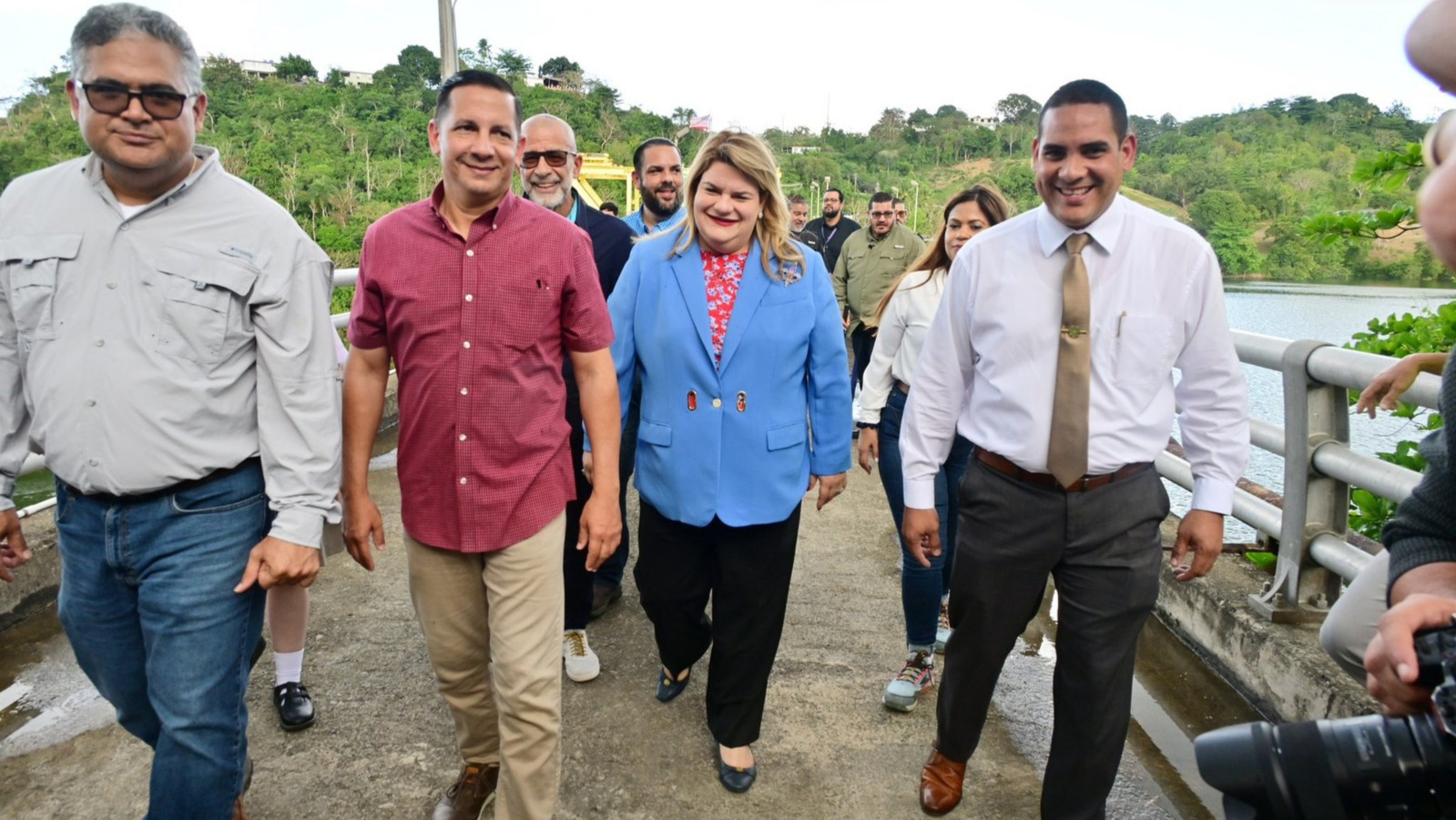 Gobernadora critica a la Junta por intervenir en amnistía de multas de tránsito