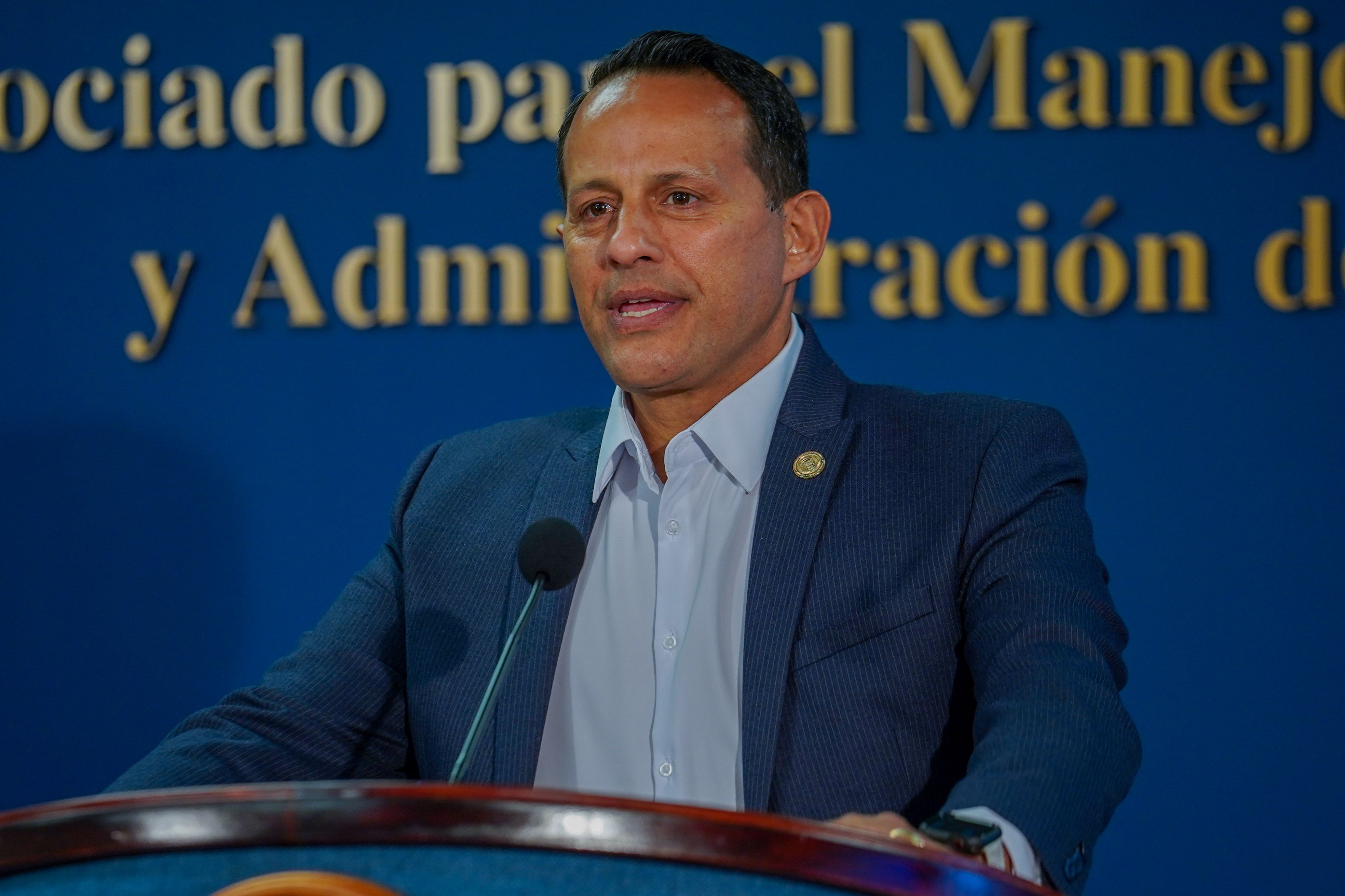 Gobernadora firma la segunda Revisión Integral del Plan de Ordenación Territorial de Aguadilla