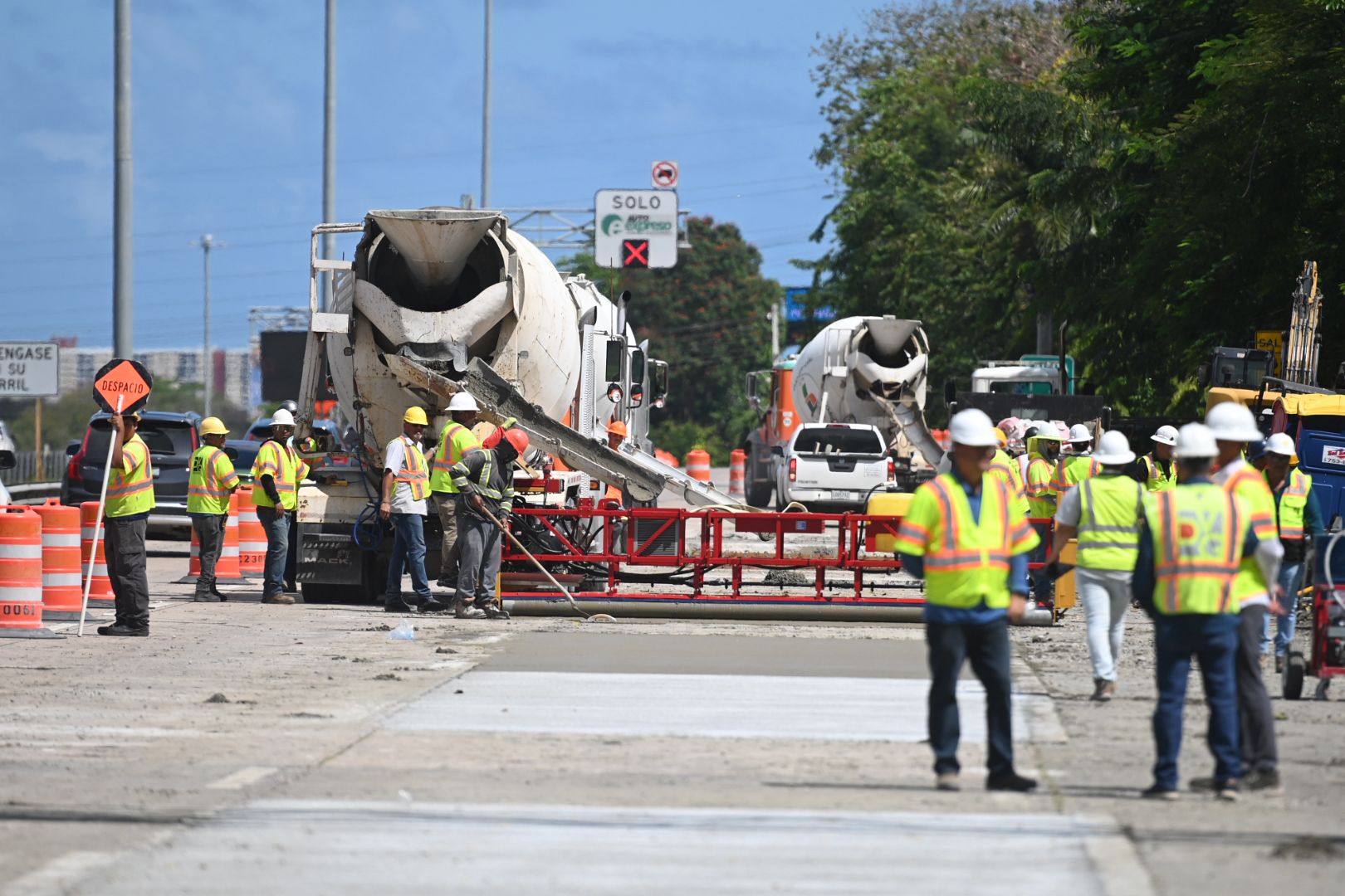GALERIA: Continúan los trabajos de rehabilitación de la PR-52