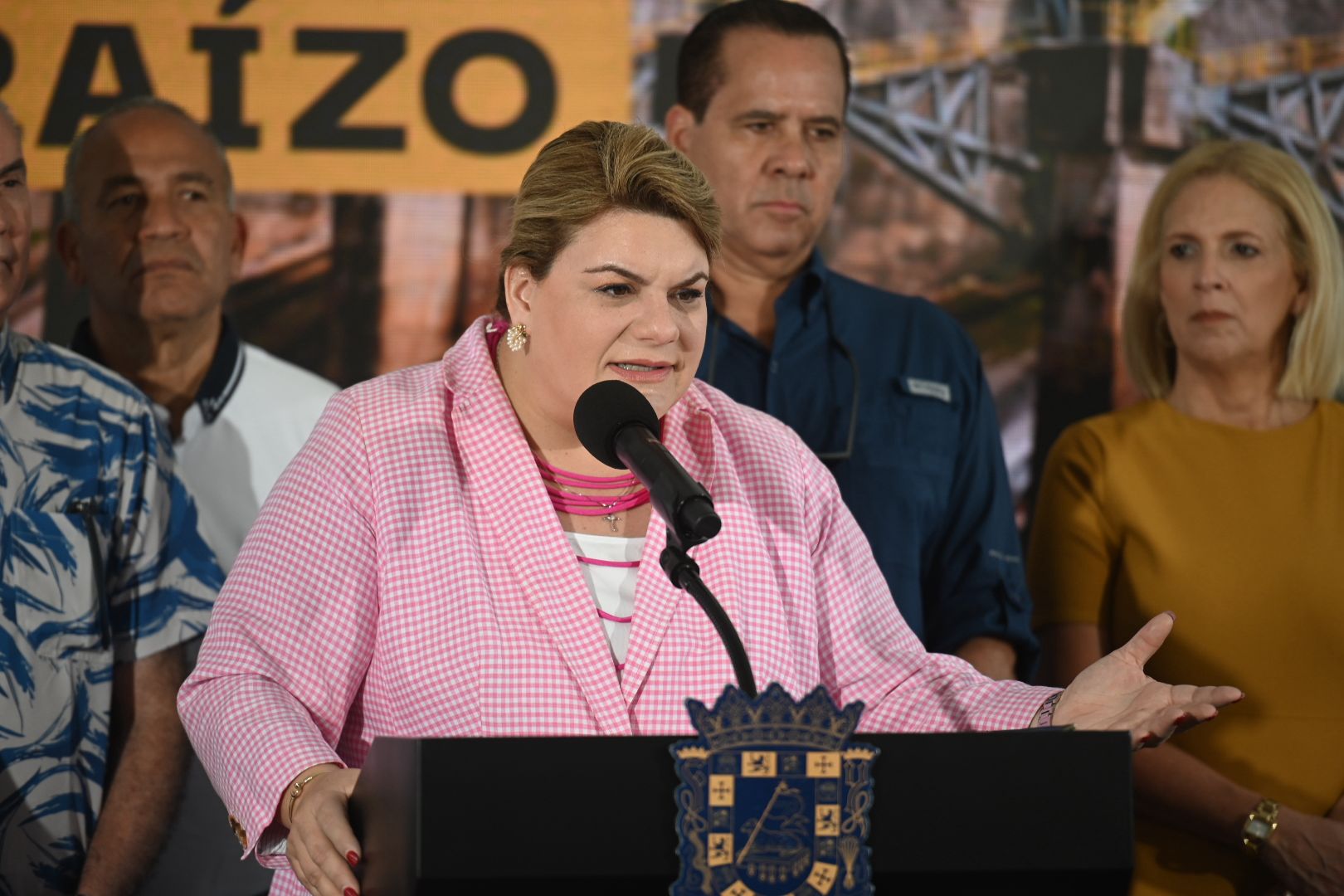 Gobernadora revela que no ha podido reunirse con Domenech para hablar de la interpelación