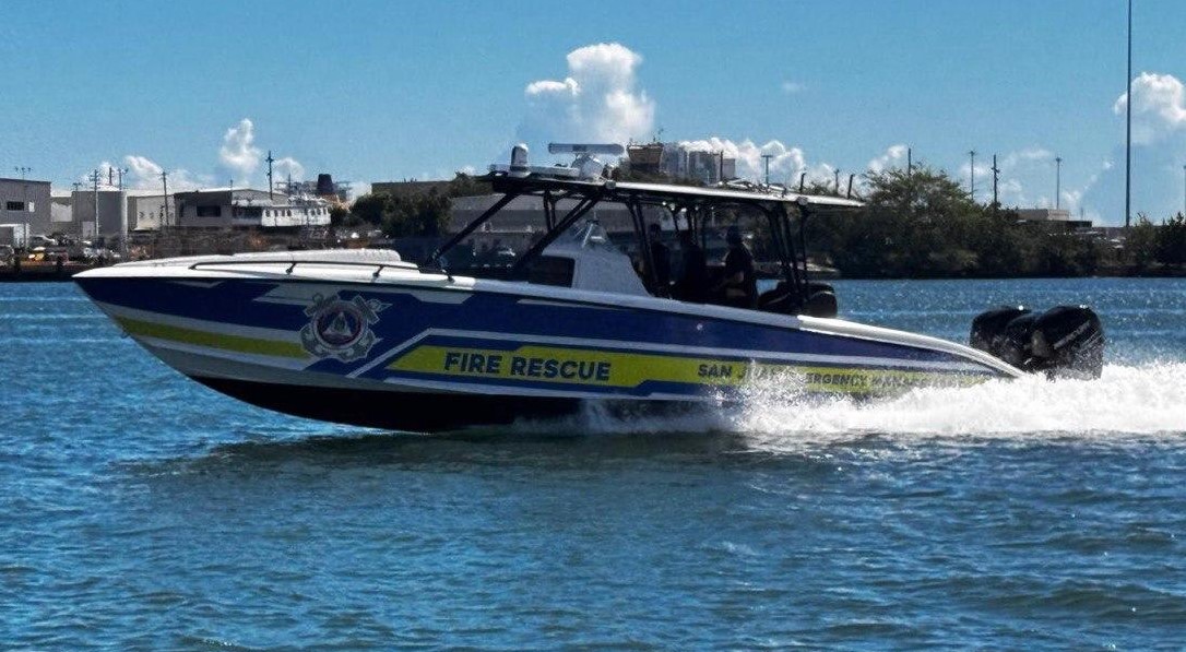 Buscan a joven arrastrado por las corrientes en playa de Condado