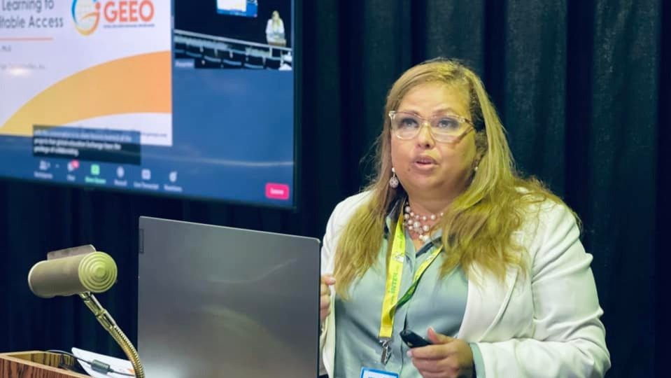 Auditoría federal dice hubo “despilfarro” en contrato a exsecretaria de Educación