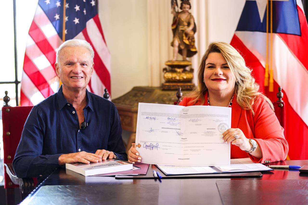 Firman orden ejecutiva que oficializa Revisión del Plan de Ordenación Territorial de Bayamón