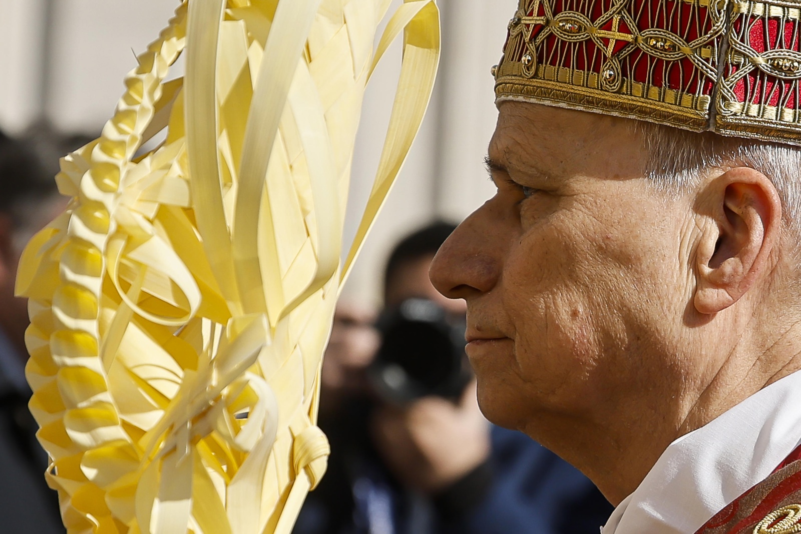León XIV aboga por una Iglesia alejada de la prepotencia en su primer Jueves Santo