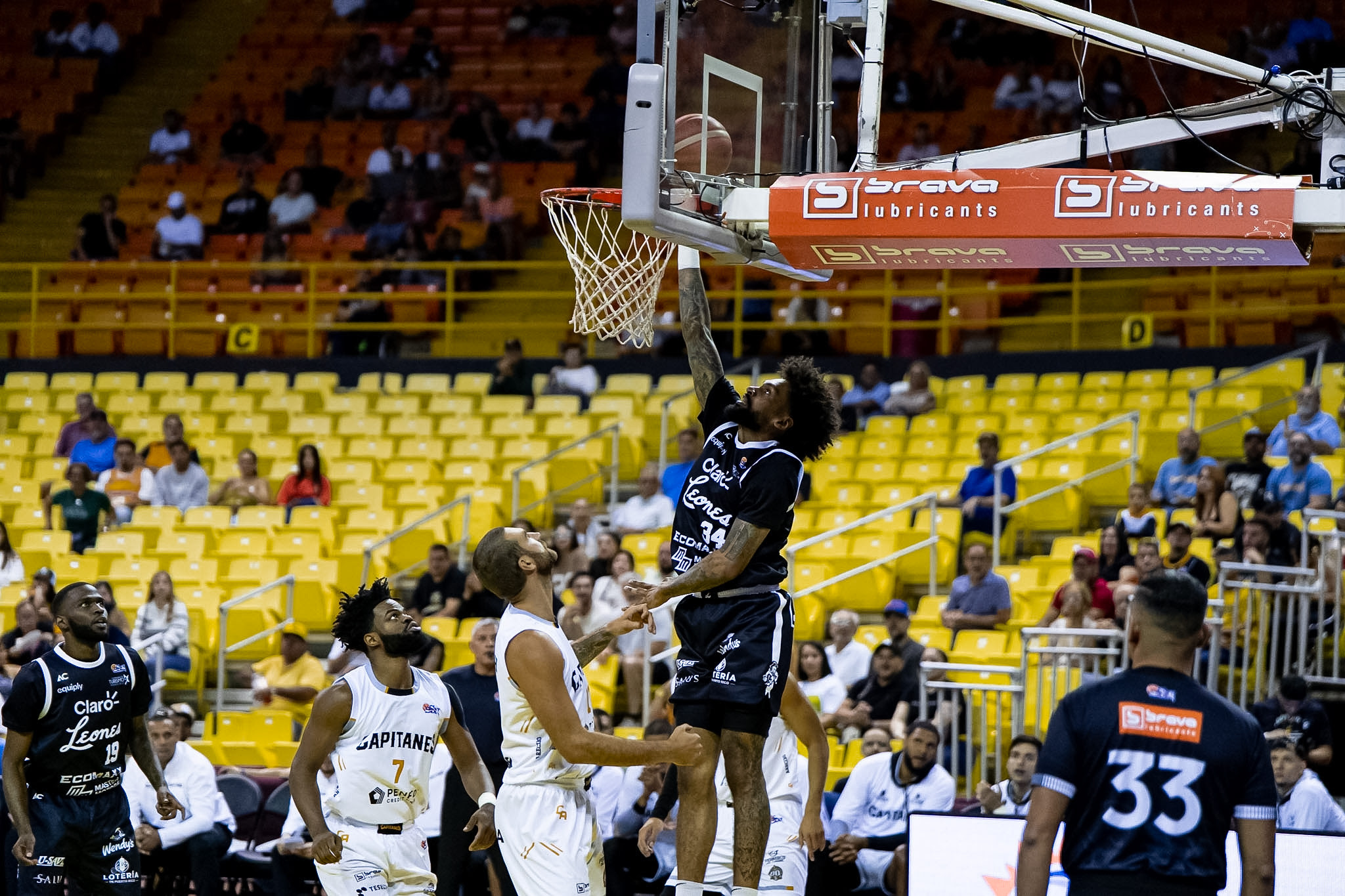 Indios y Capitanes celebran victorias en el BSN