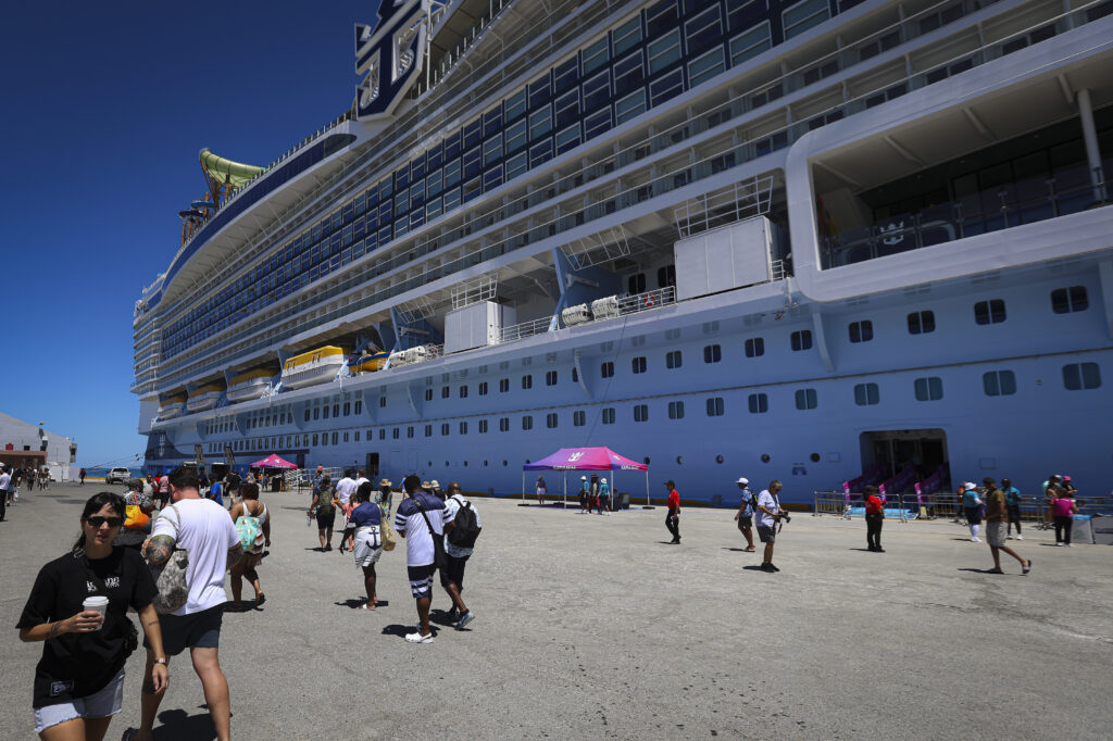 Alcanzan 71 las paradas de cruceros de Royal Caribbean en la isla