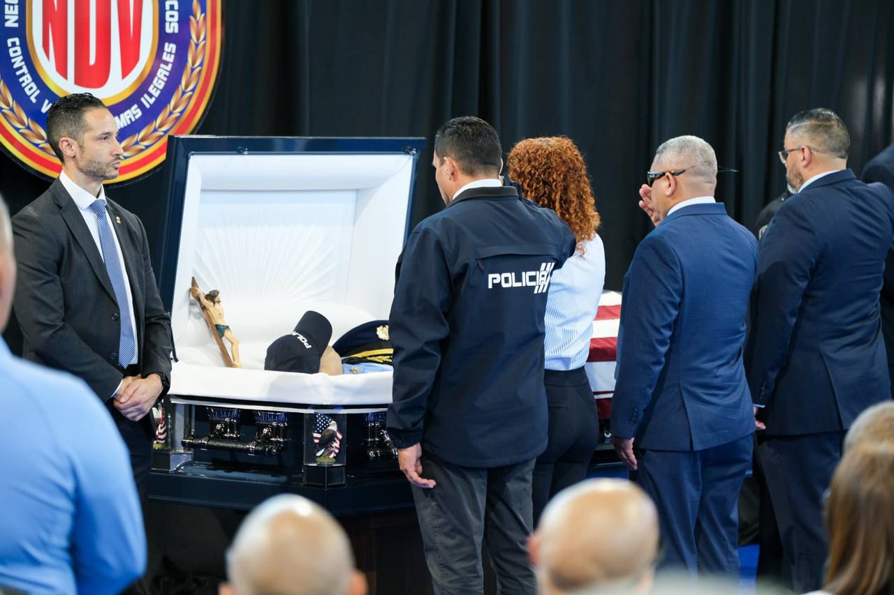 Imputados por muerte de agente serán acusados esta semana por asesinato y Ley de Armas