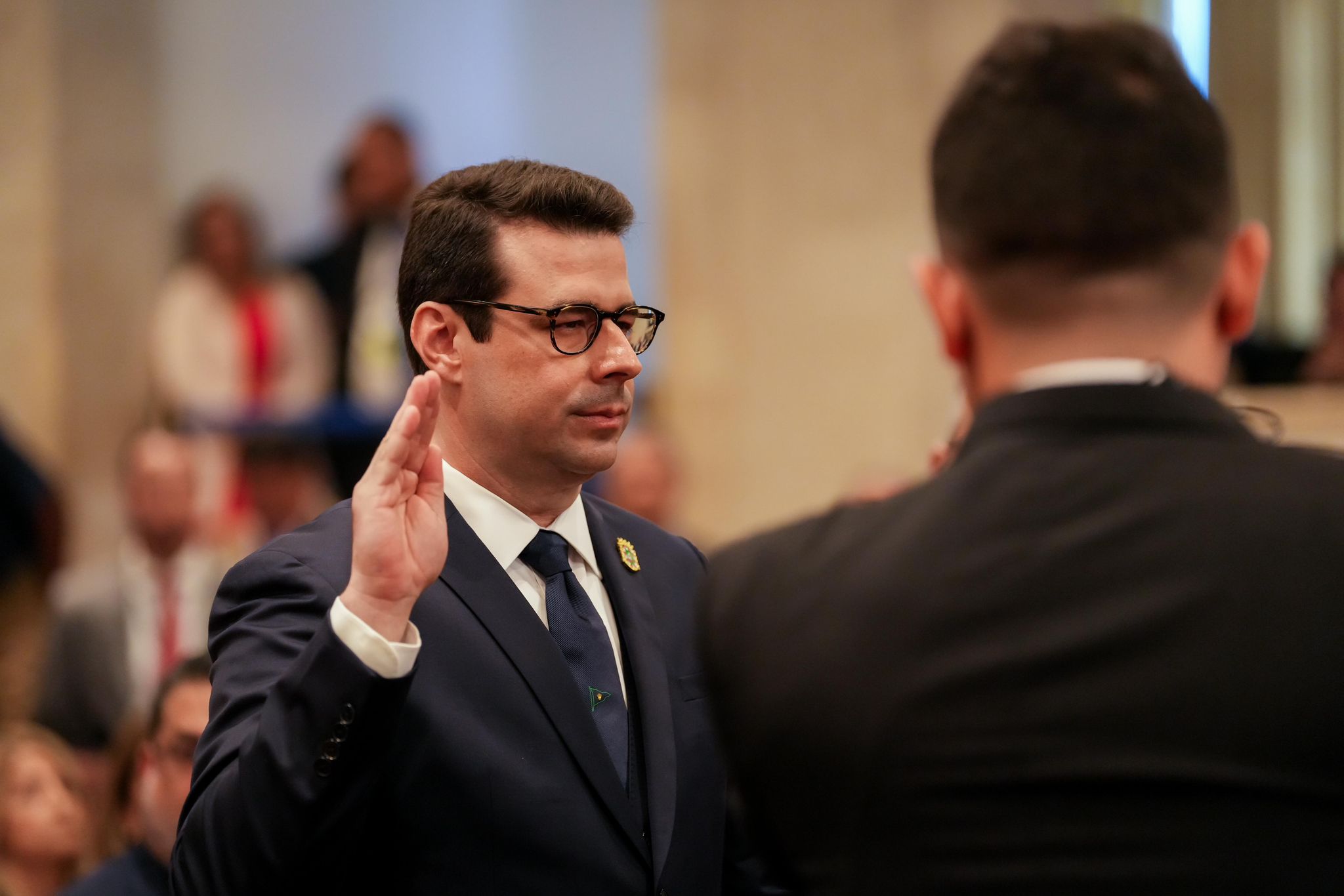 Domenech envía documentos al Senado