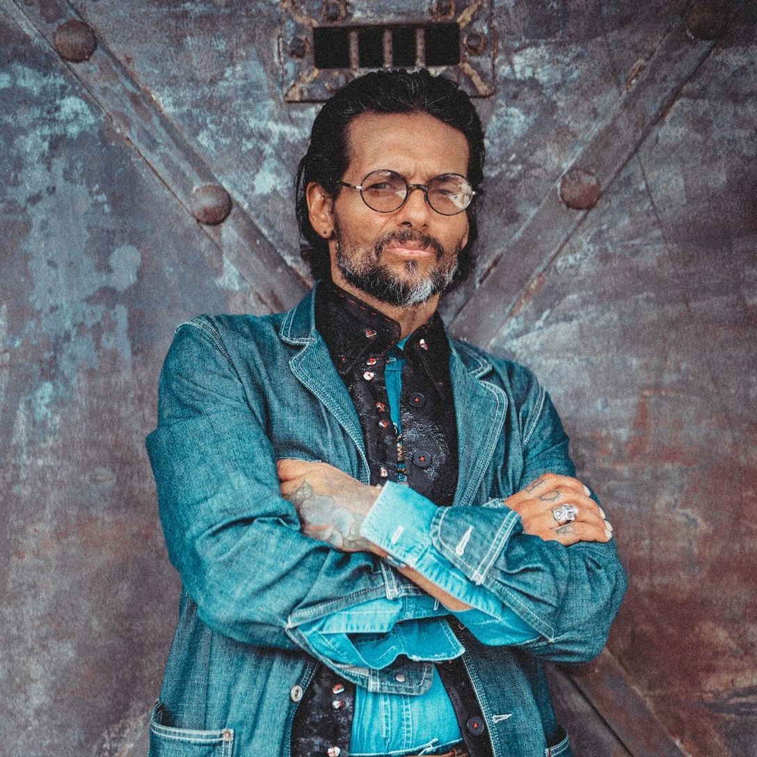 Draco Rosa presenta su nuevo álbum «Olas de luz»