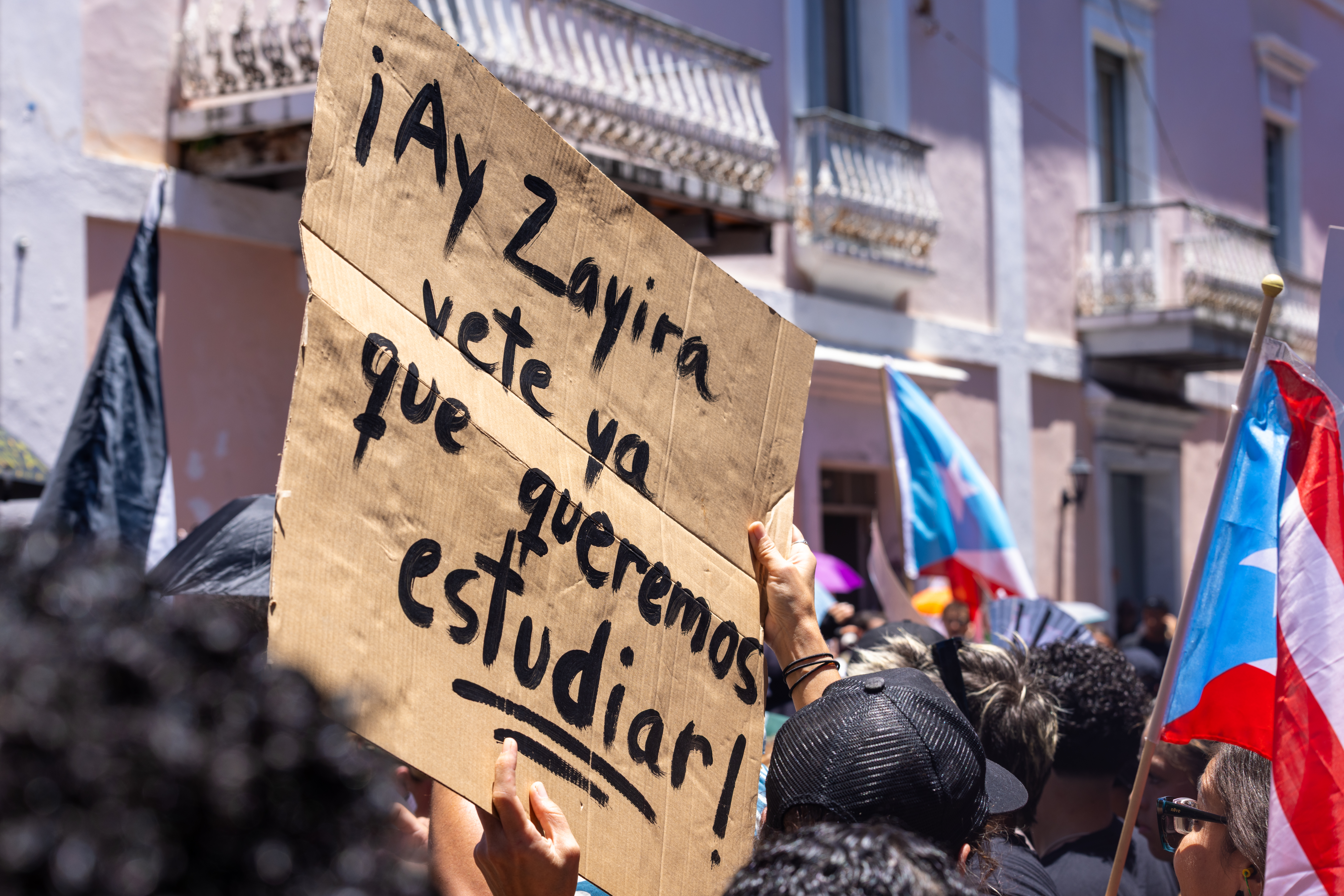 EN FOTOS: Miles marchan a favor de la UPR