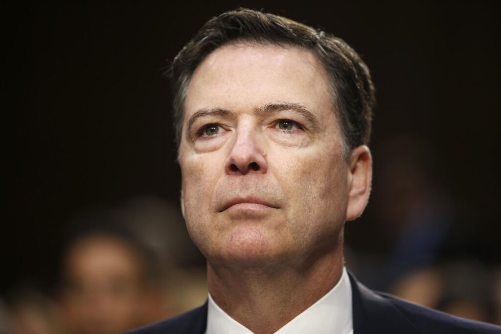 Jurado acusa formalmente a exdirector del FBI por "amenazar de muerte" a Trump