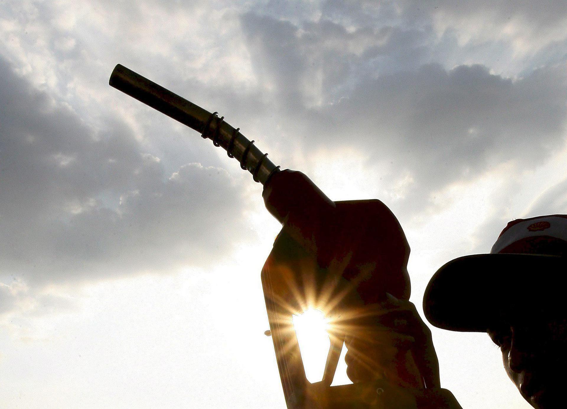 El barril de brent sube cerca del 6% y supera los $117 tras las amenazas de Irán a Estados Unidos