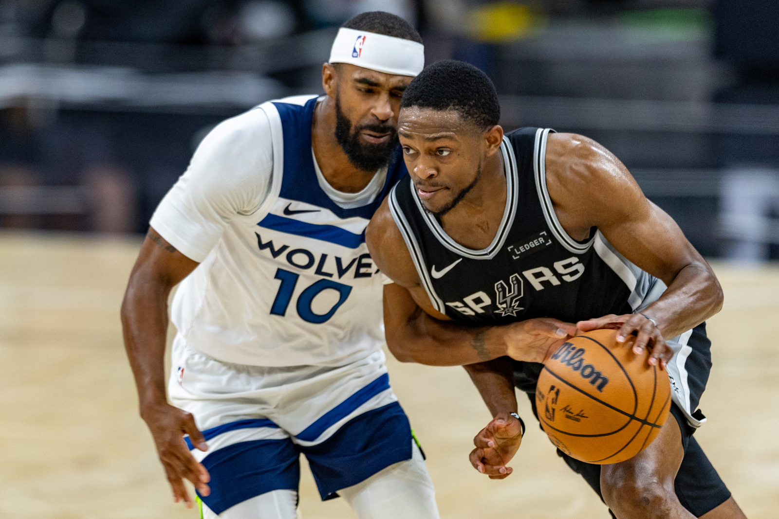 Wembanyama venga su expulsión y devuelve la ventaja a los Spurs
