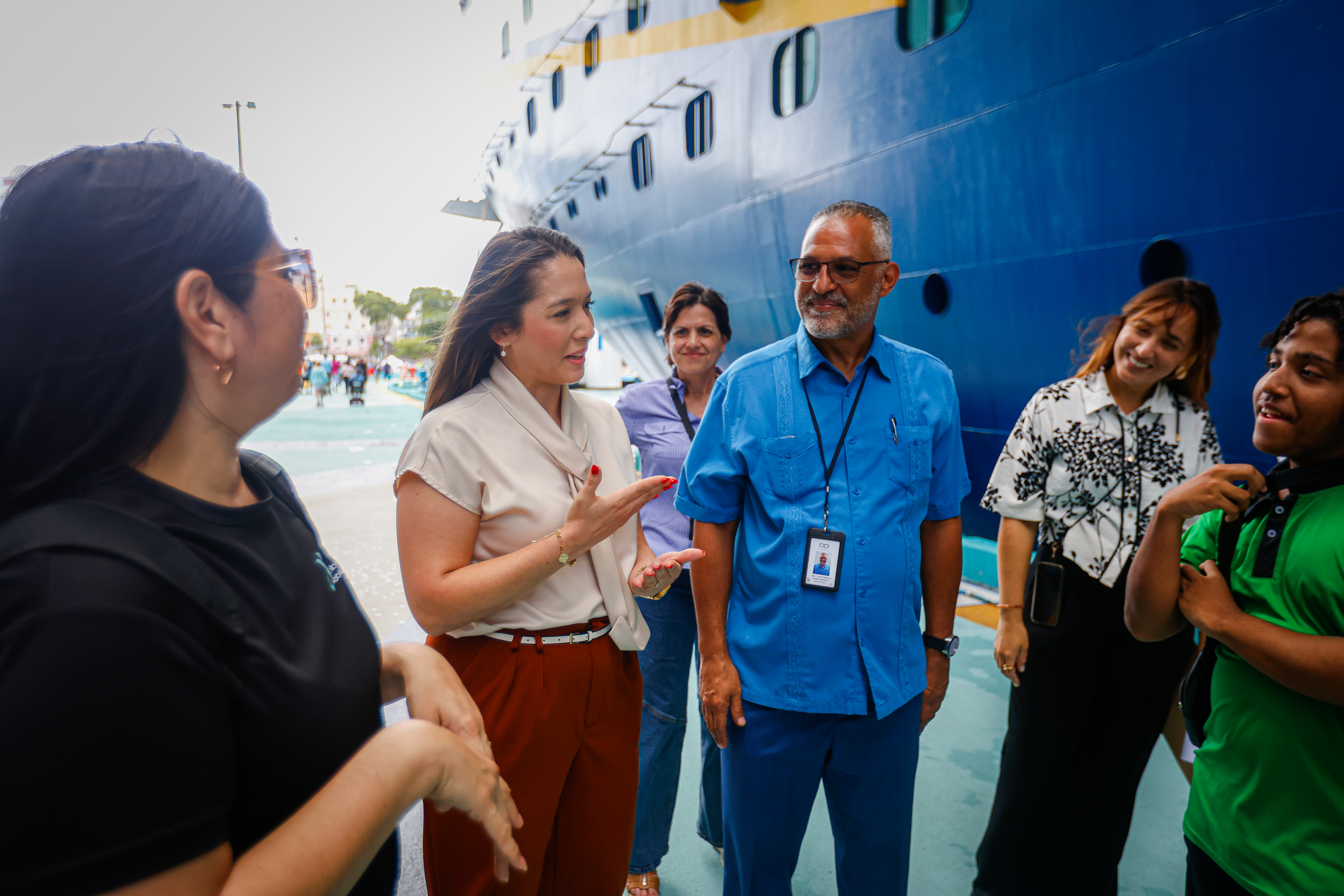 Turismo impulsa experiencia para jóvenes con dificultades auditivas