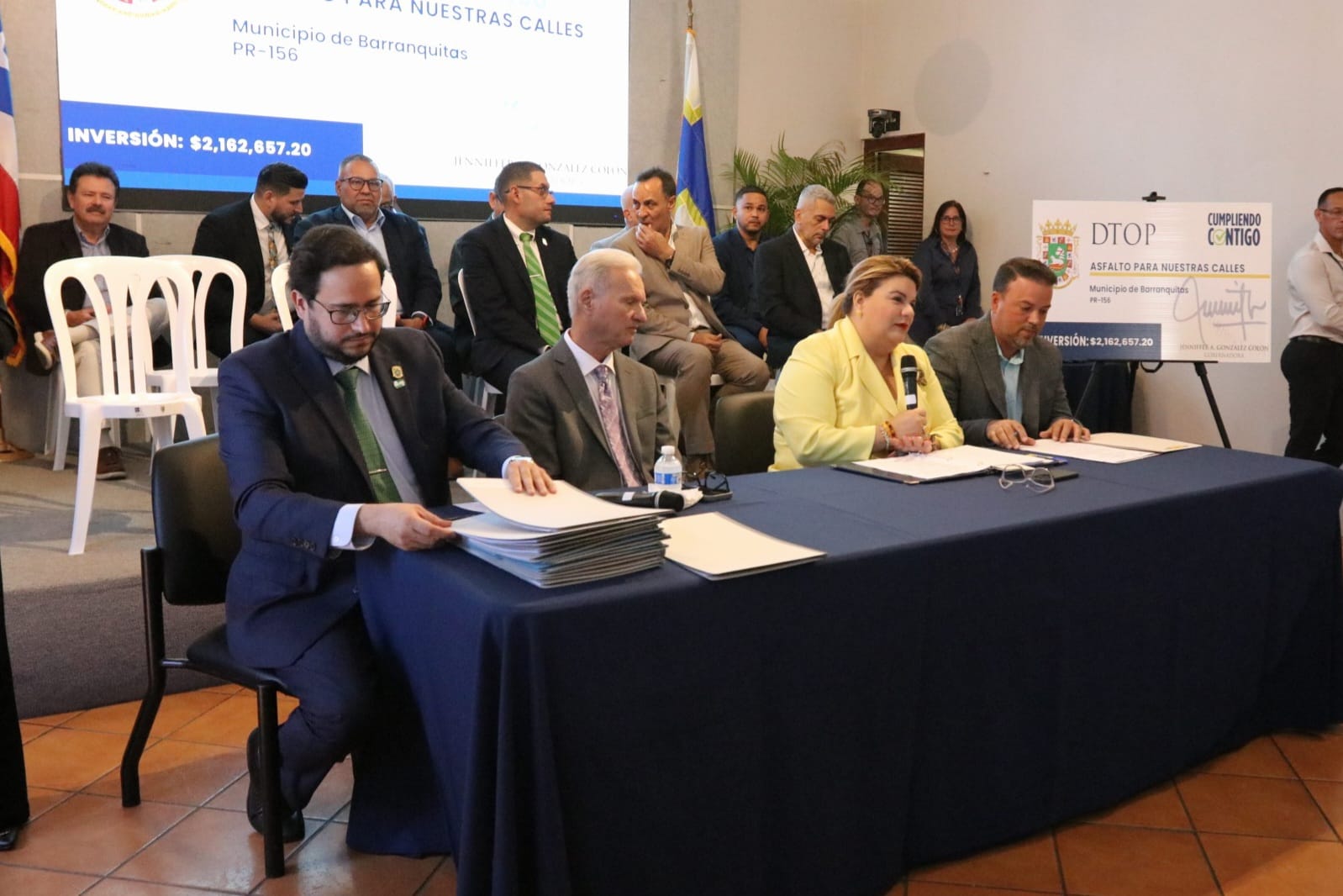 Jenniffer González defiende la ley que limita la impugnación de permisos