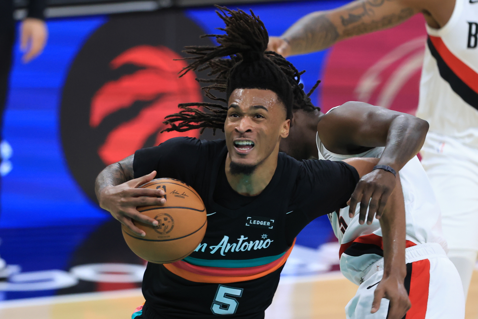 Los Spurs arrollan a los Wolves y van a la final del Oeste