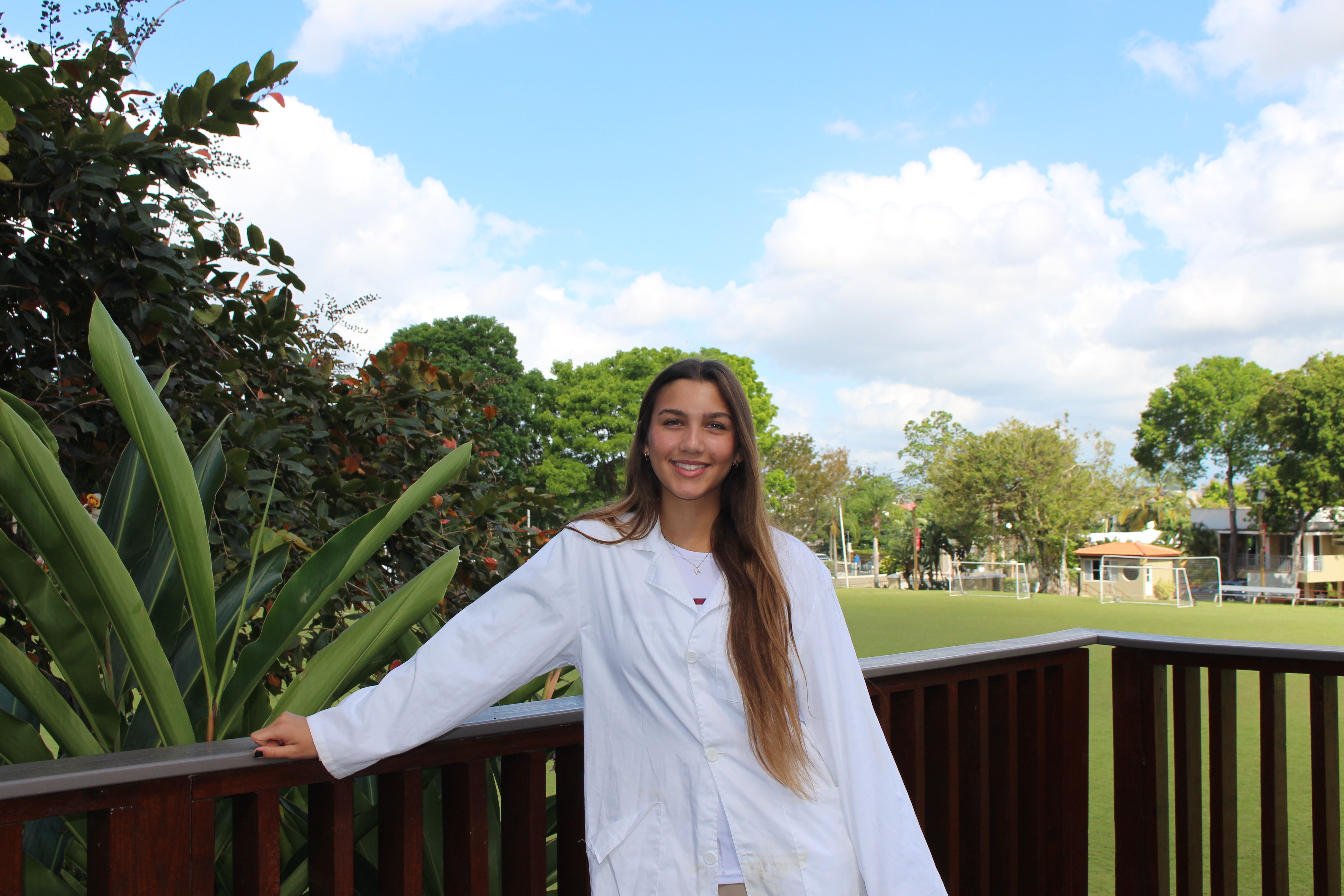 Joven puertorriqueña desarrolla biotela de sargazo y gana competencia internacional