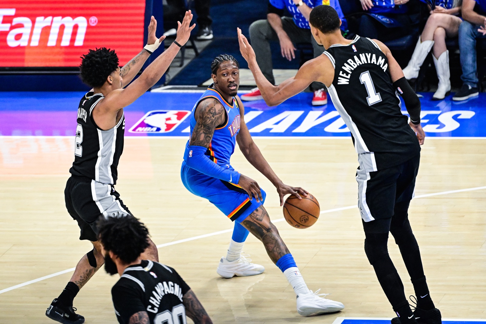 Wembanyama domina fácilmente a los Thunder