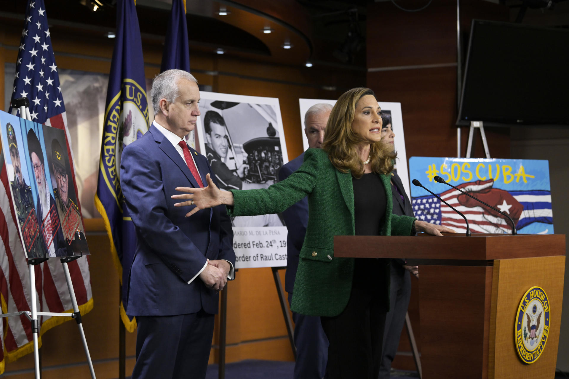 Congresistas aseguran que acusación contra Raúl Castro traerá justicia para Cuba