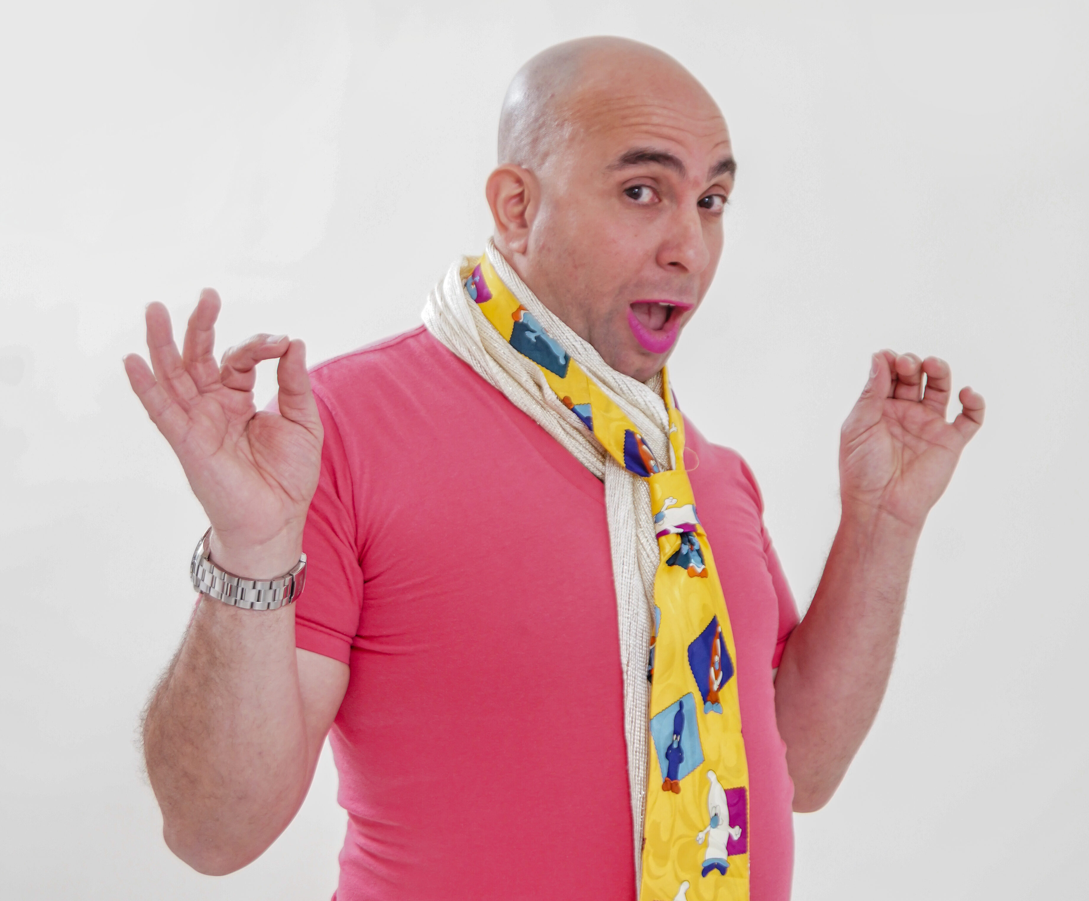 El humorista dominicano Irving Alberti llega con su sabor a mangú