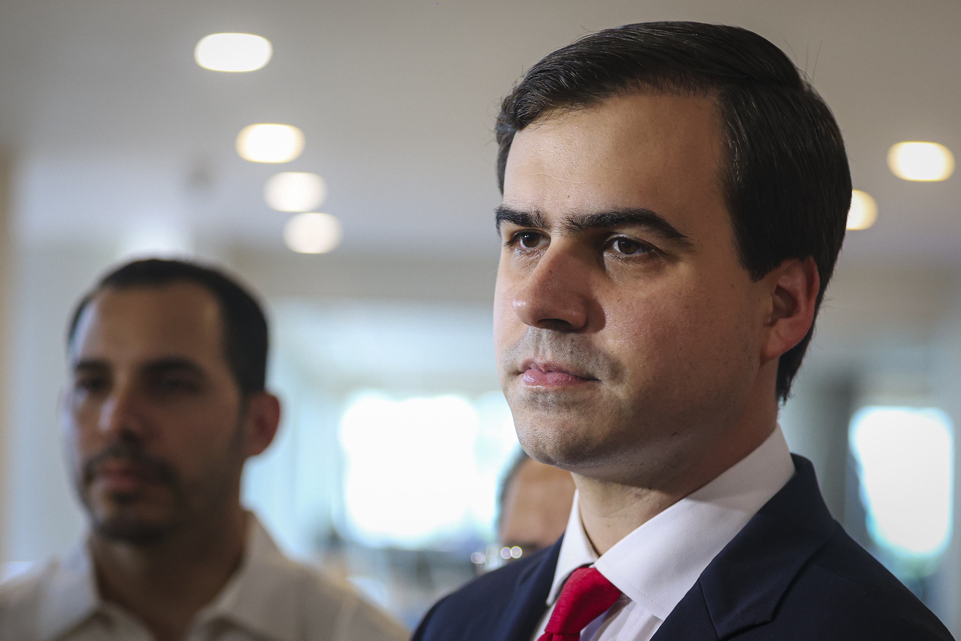 Comisionado residente pide explicaciones al presidente de la AAA