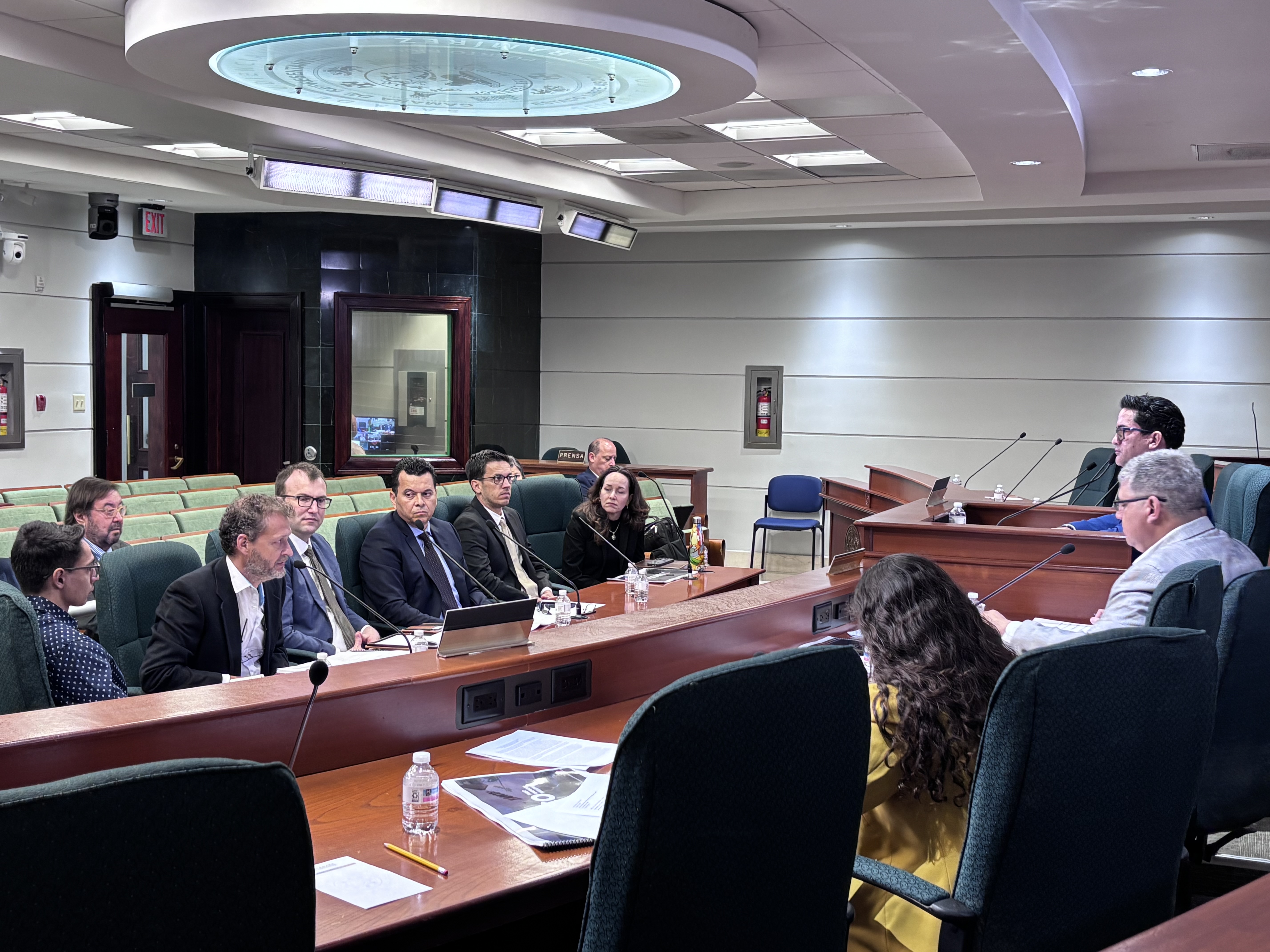 Cámara explora implementar la energía nuclear en Puerto Rico