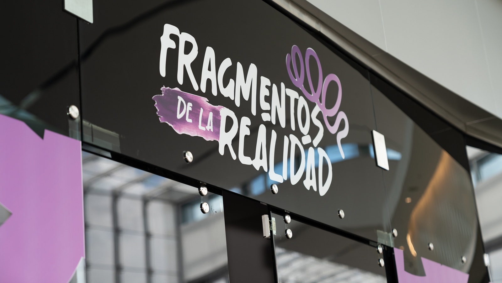 Bristol Myers Squibb presenta exhibición inmersiva sobre esquizofrenia en el Mall of San Juan