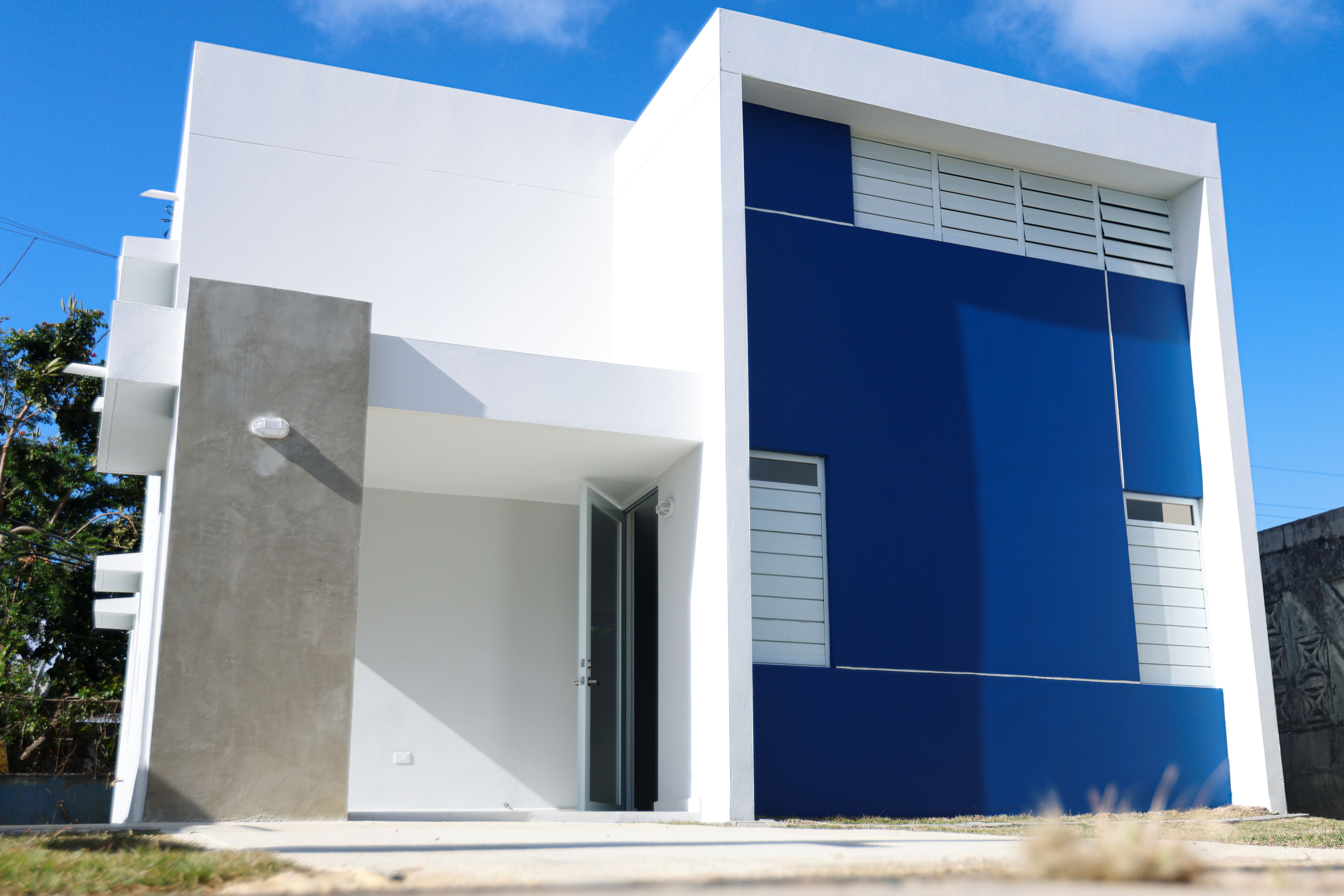 Vivienda continúa entregando residencias