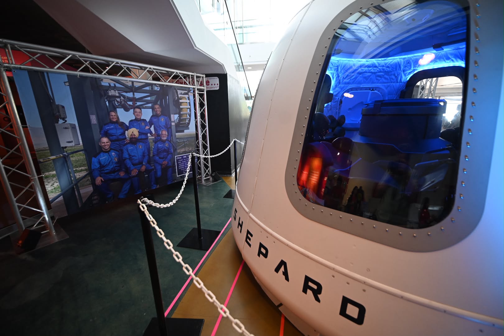 En exhibición cápsula en que entrenó Déborah Martorell para su misión al espacio