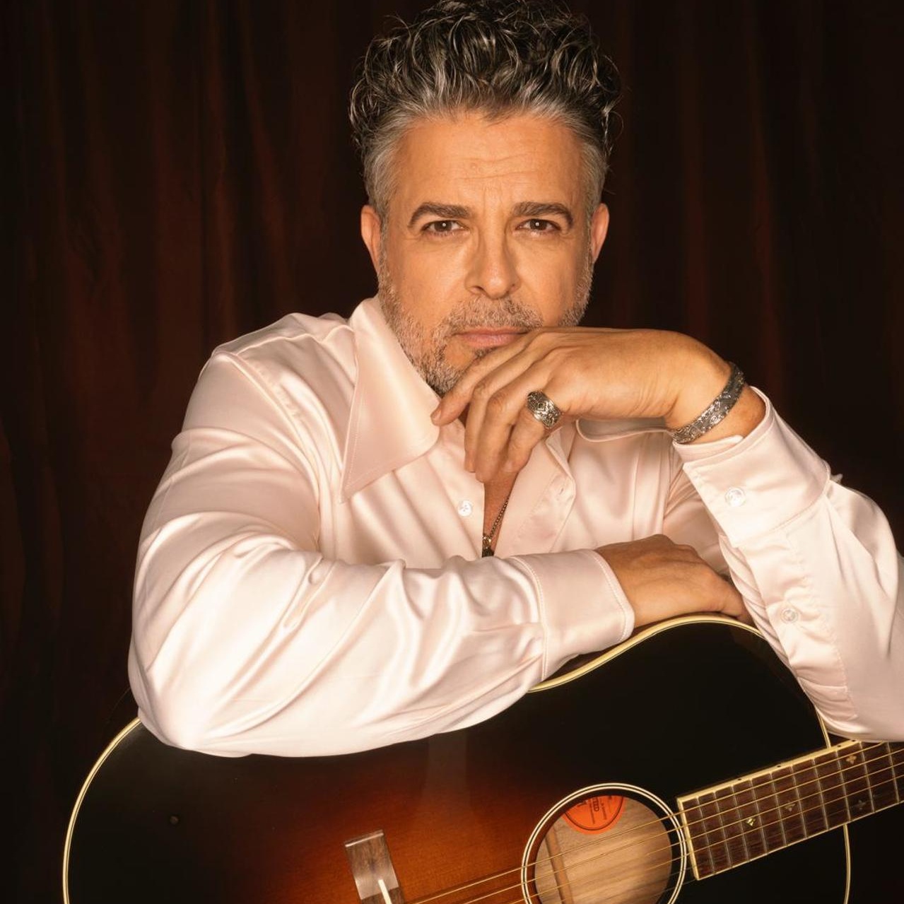 Luis Enrique lanza 'El alma en clave', su primer disco inédito de salsa en 13 años
