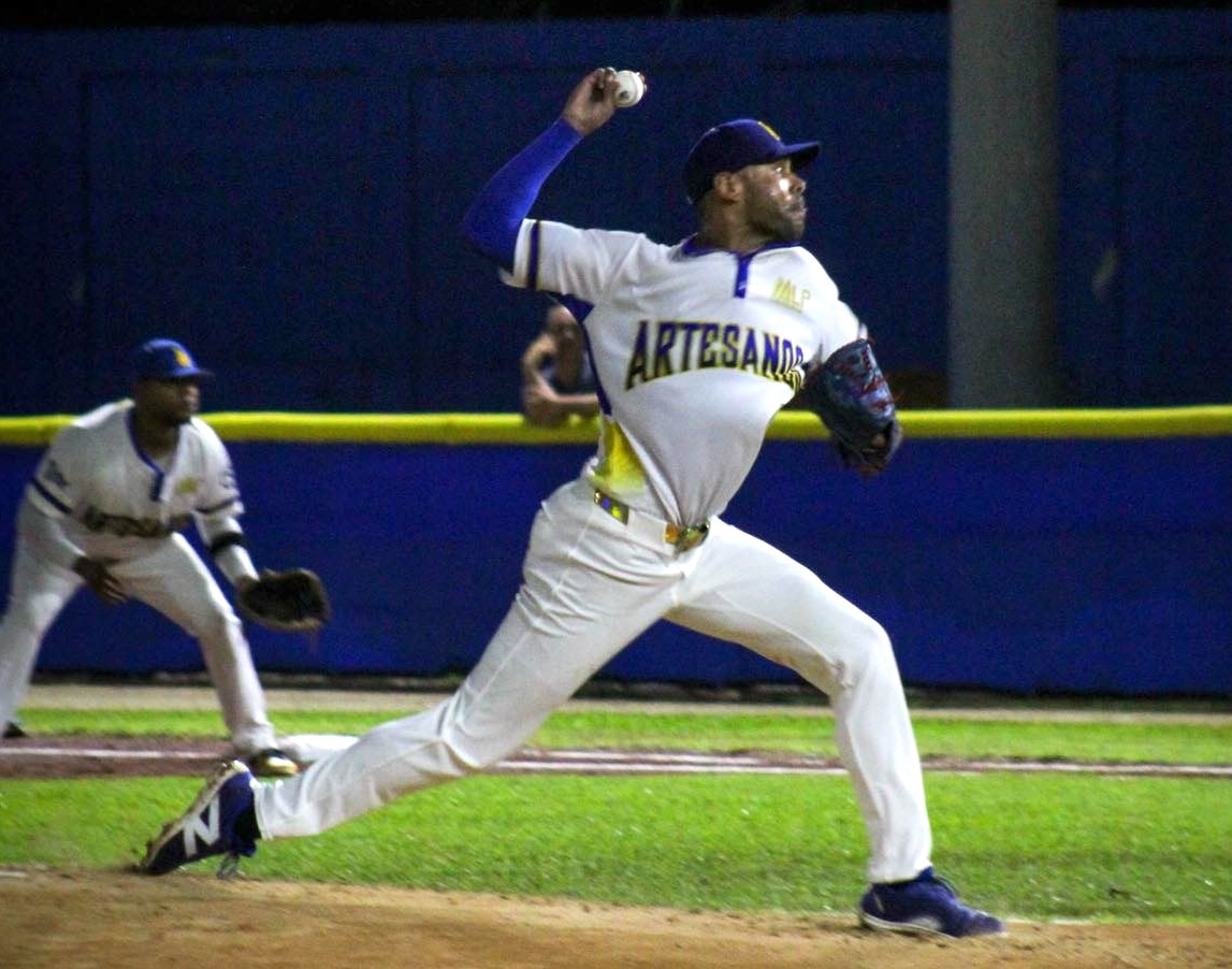 Artesanos arrancan final del Este con blanqueada sobre los campeones Mulos