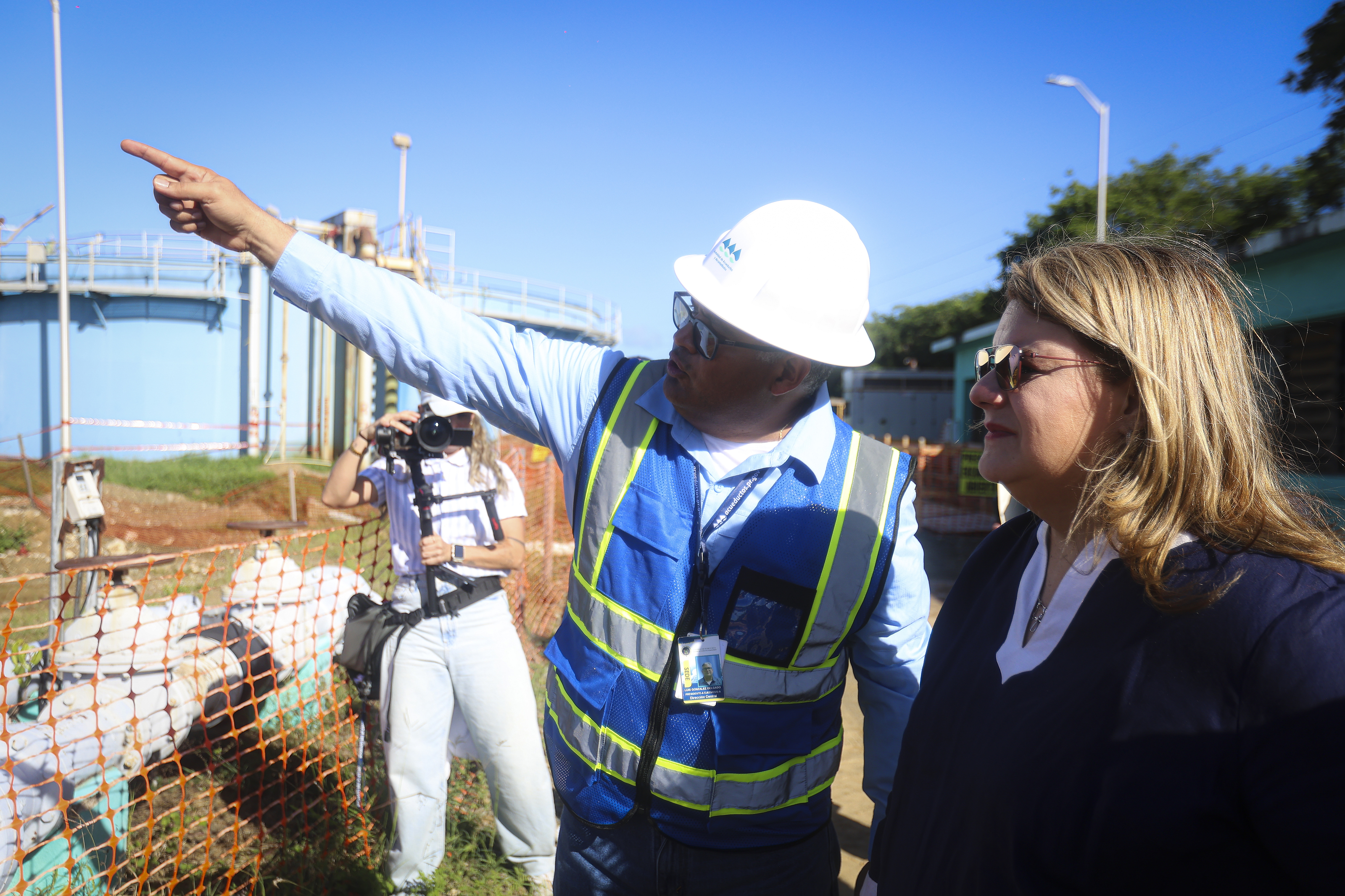 Gobernadora y director de la AAA discuten cambios en la gerencia