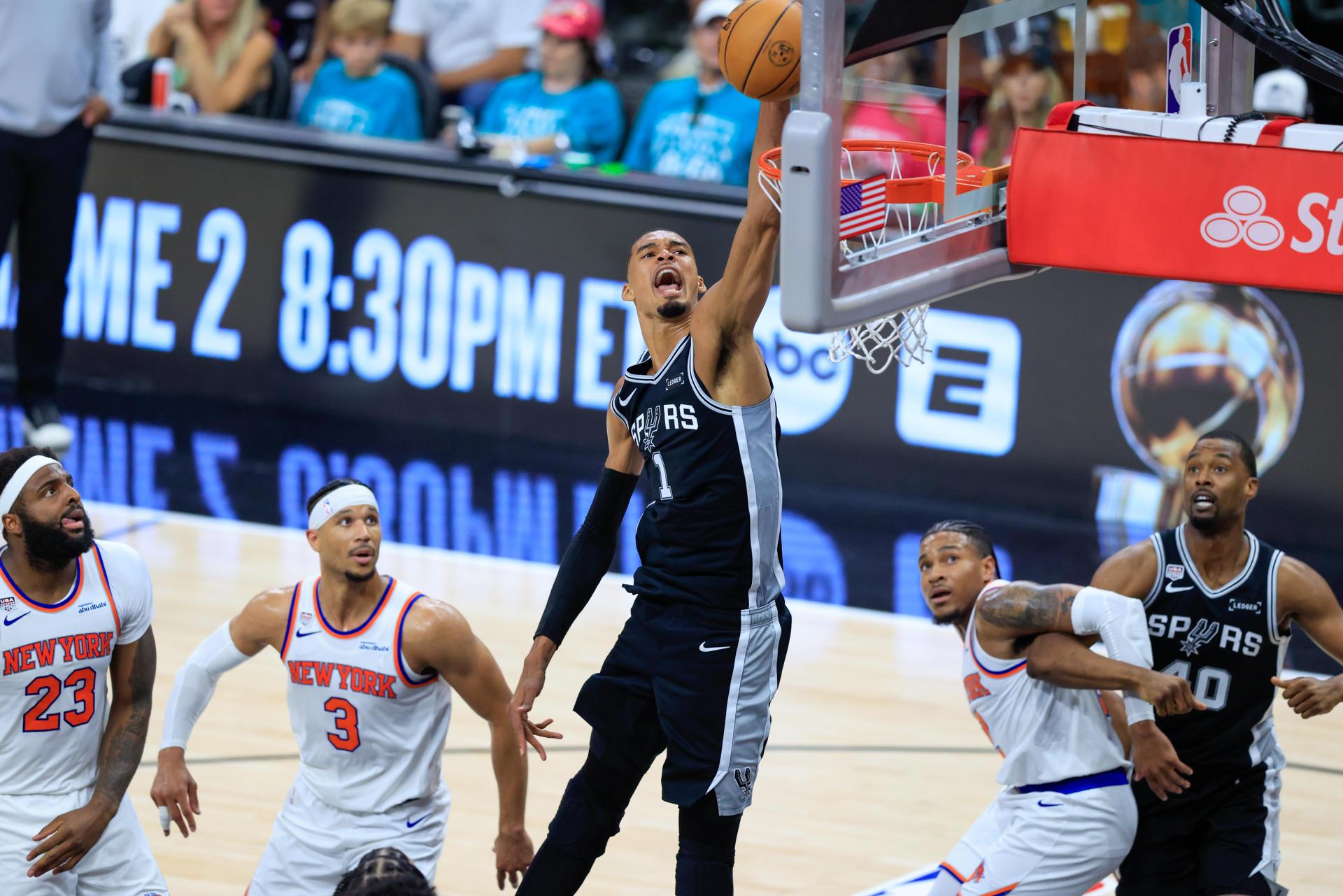Los Knicks plantan bandera en San Antonio y toman ventaja en la final