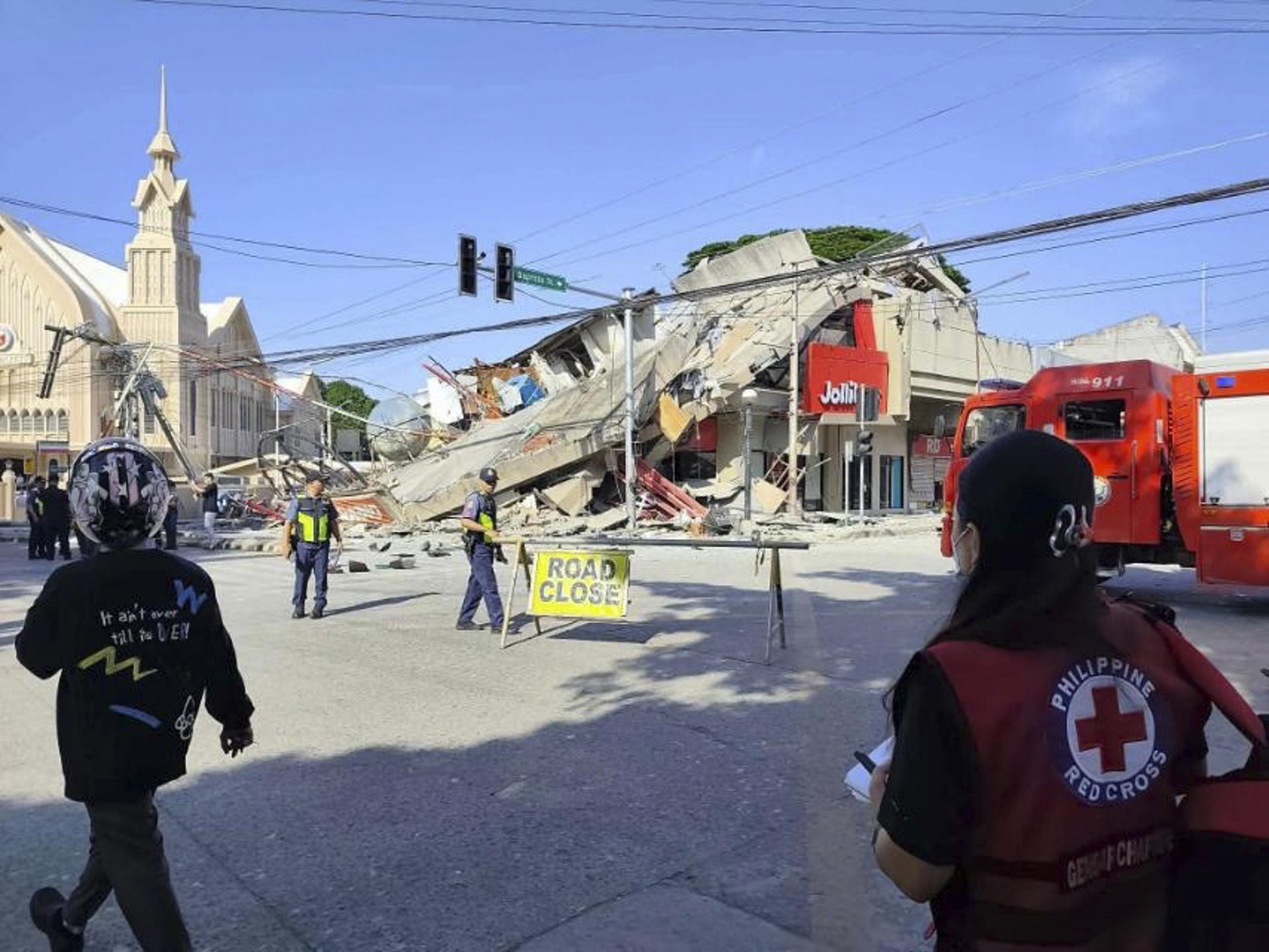 Suben a 19 los muertos por sismo en Filipinas, con 12 desaparecidos y más de 100 heridos