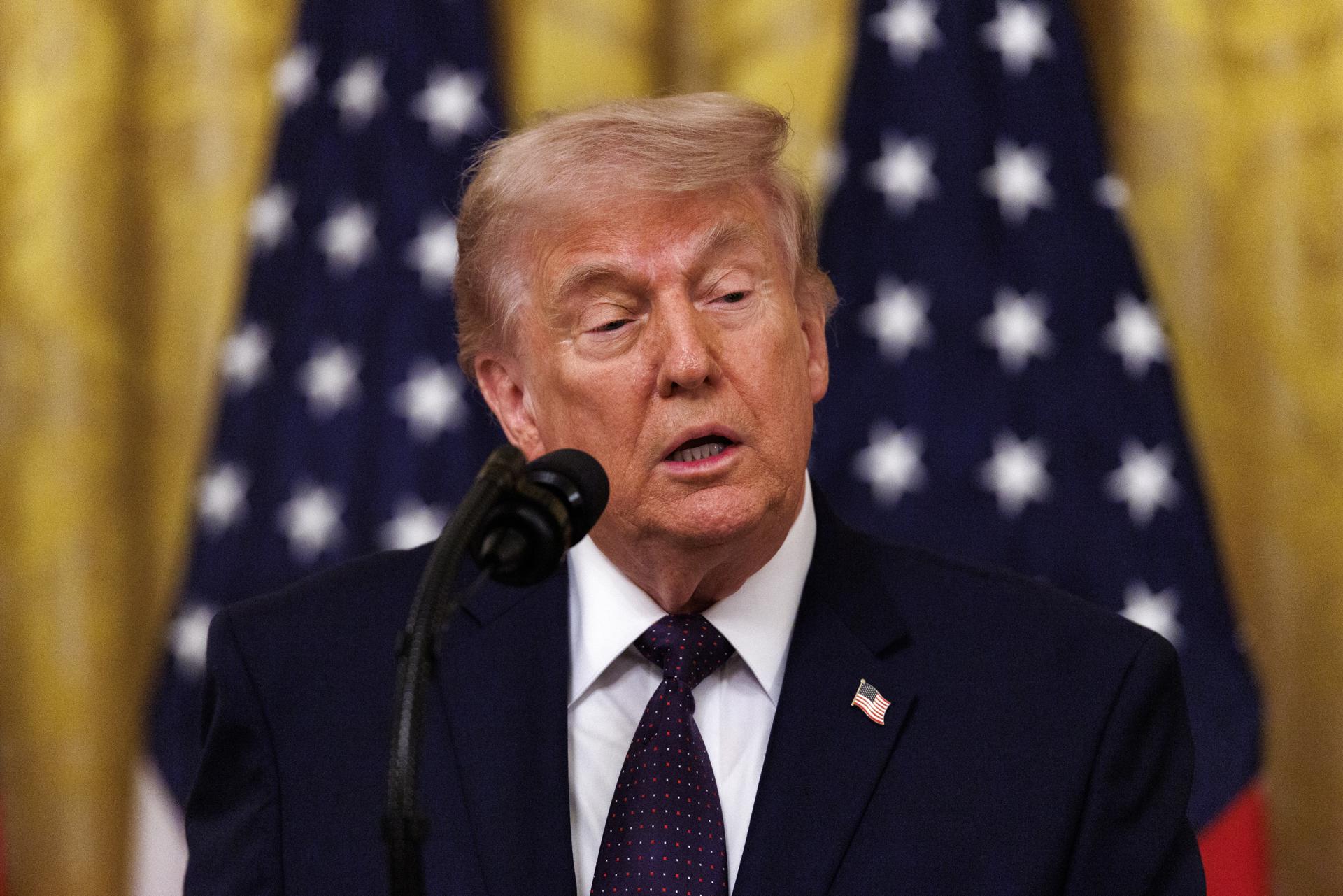 Trump pide a Israel e Irán que dejen de disparar «inmediatamente»